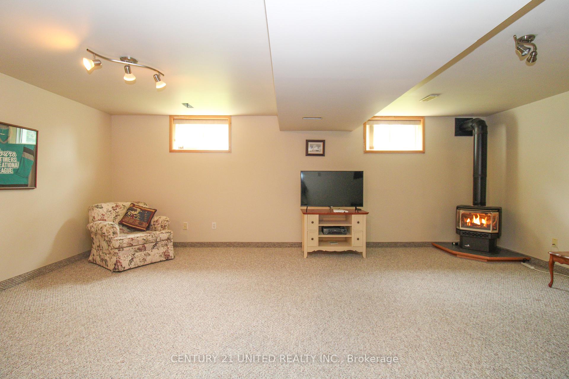 Photo 21 of 449 King George Street, Peterborough, Otonabee Ward 1 — HOMEH