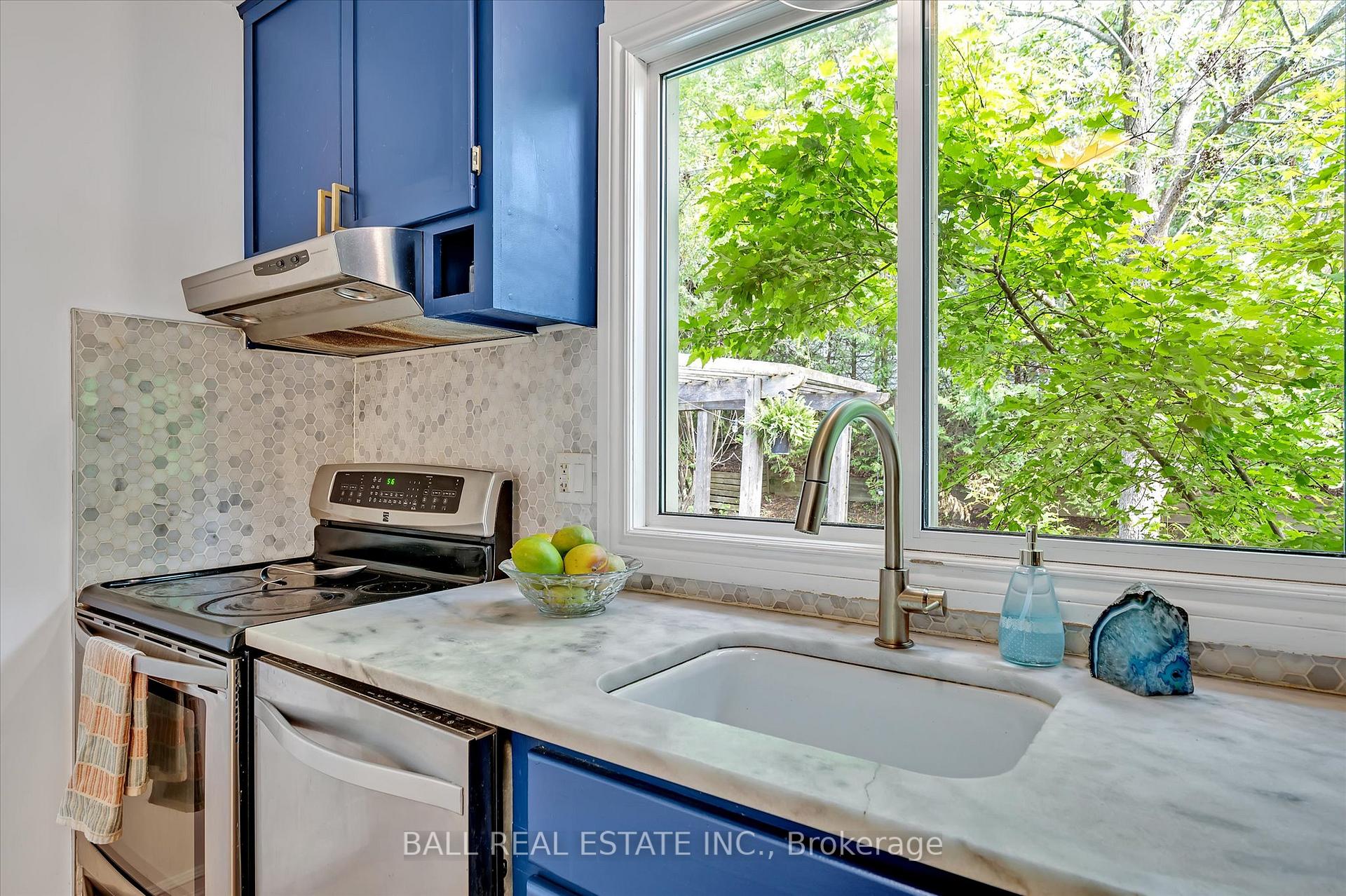 Photo 11 of 343 Euclid Avenue, Peterborough, Ashburnham Ward 4 — HOMEH