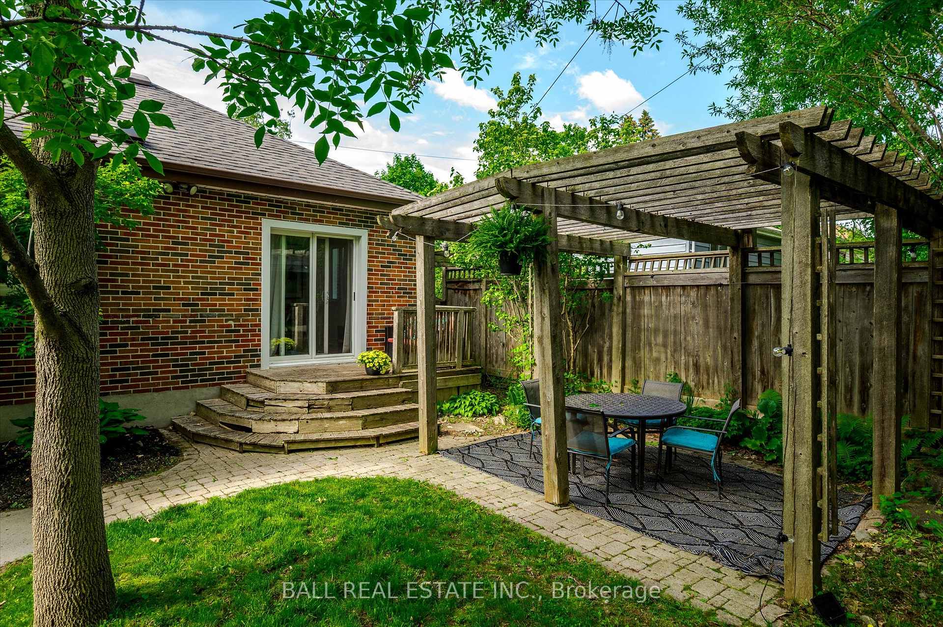 Photo 17 of 343 Euclid Avenue, Peterborough, Ashburnham Ward 4 — HOMEH