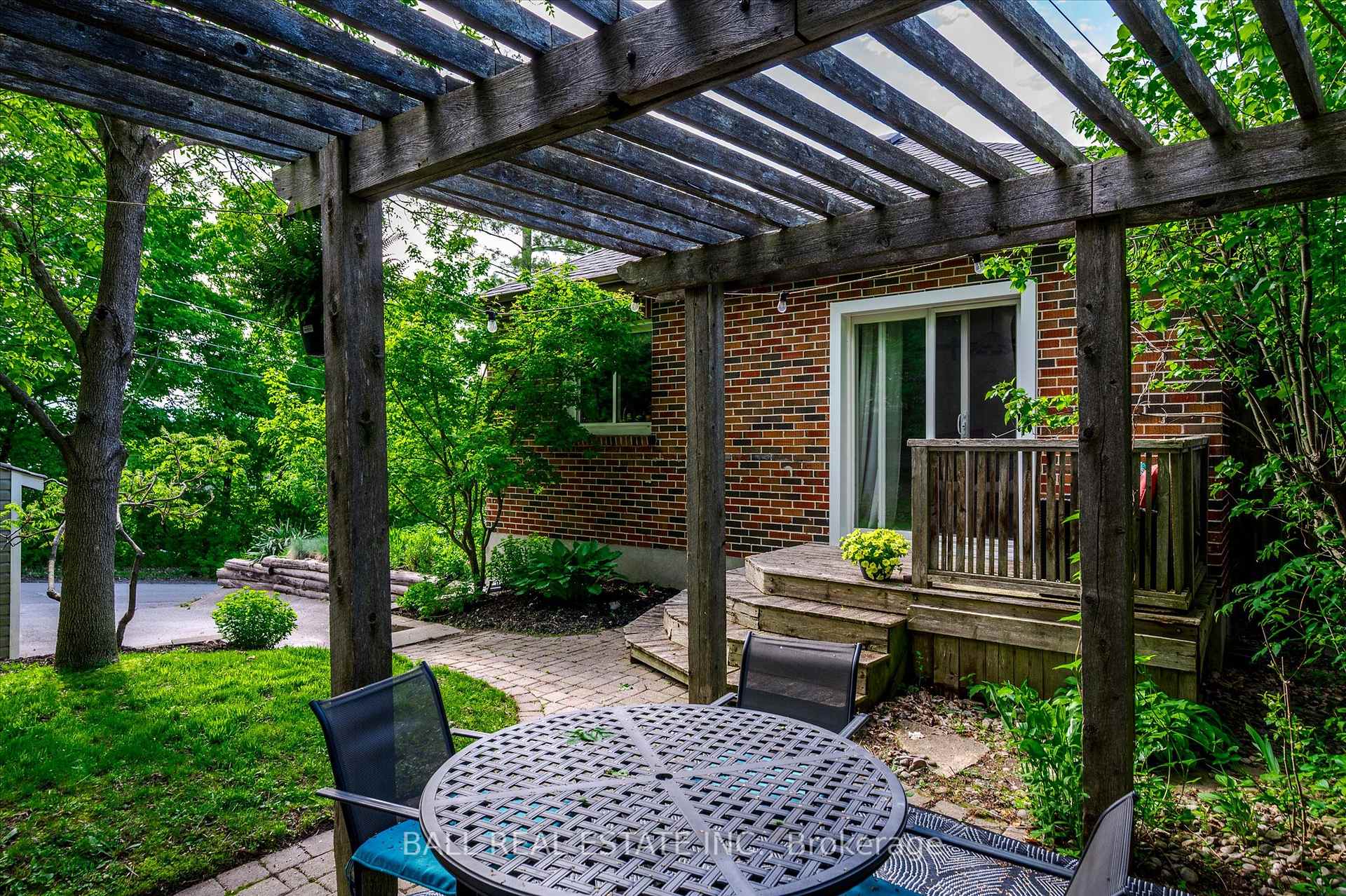 Photo 18 of 343 Euclid Avenue, Peterborough, Ashburnham Ward 4 — HOMEH