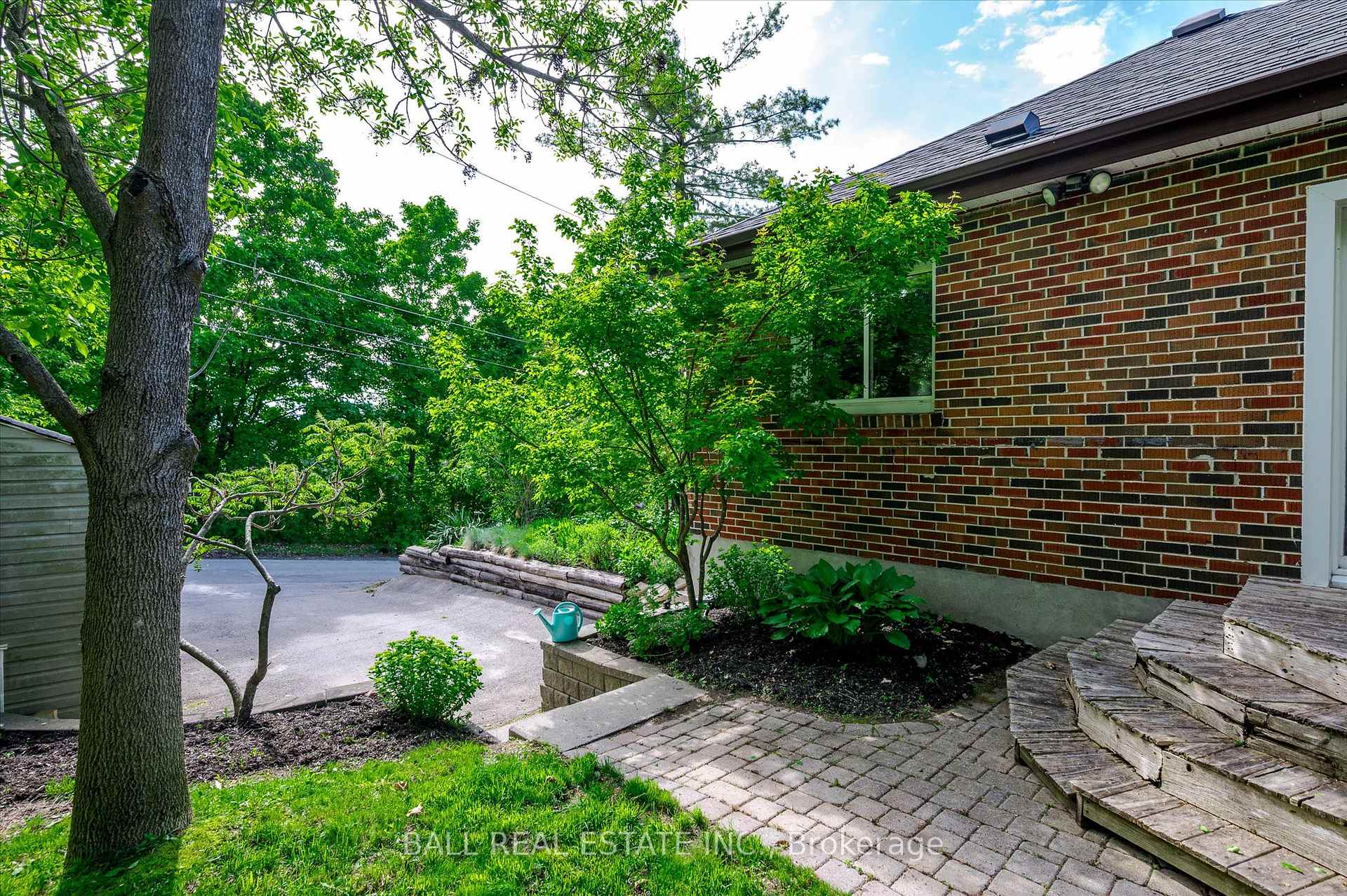 Photo 21 of 343 Euclid Avenue, Peterborough, Ashburnham Ward 4 — HOMEH