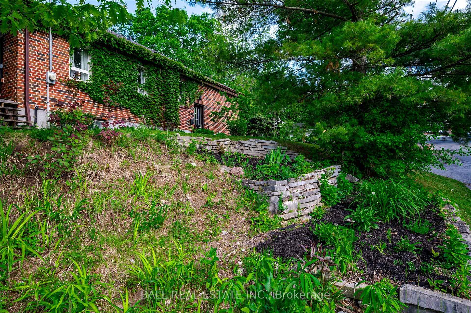 Photo 47 of 343 Euclid Avenue, Peterborough, Ashburnham Ward 4 — HOMEH