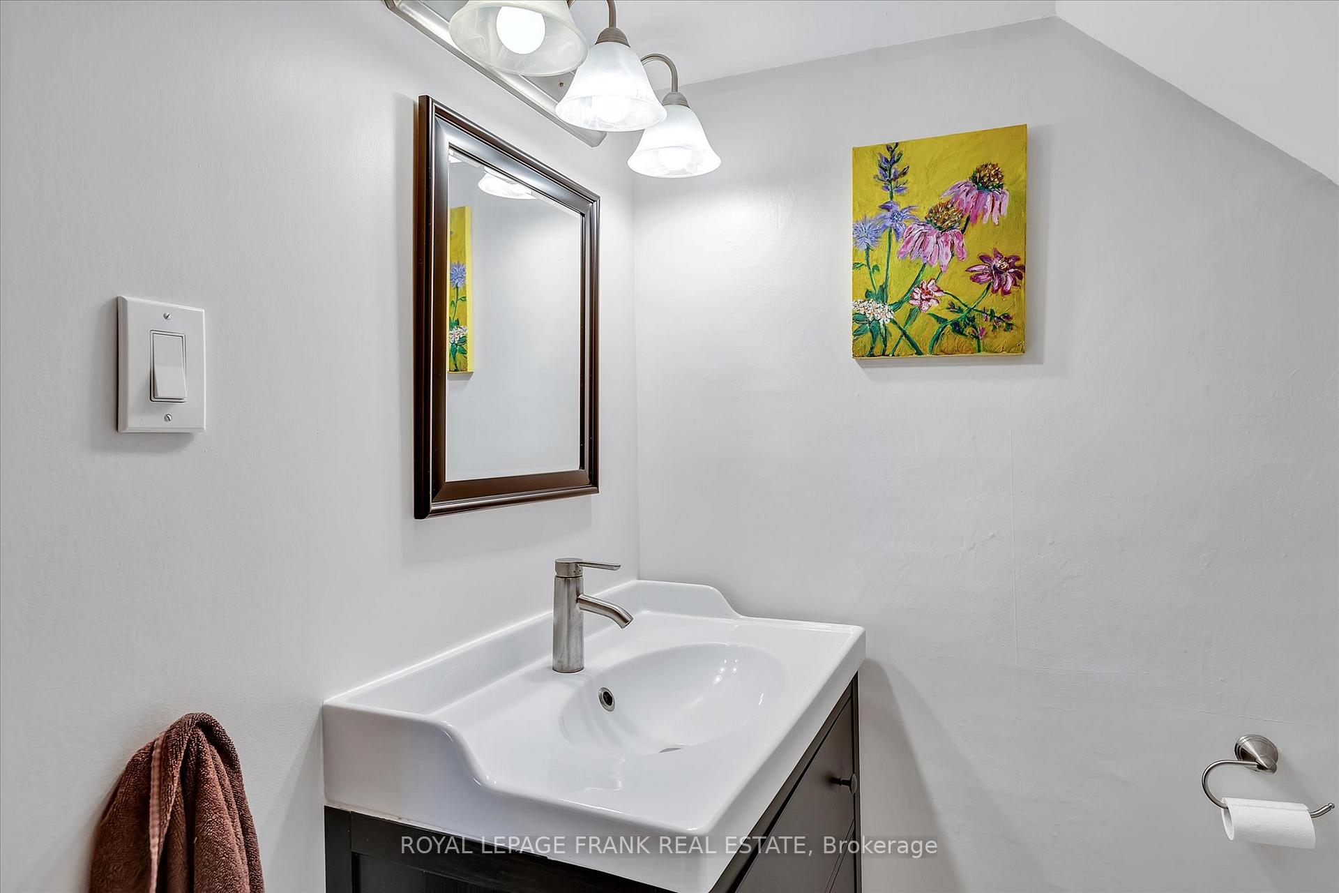 Photo 14 of 224 Munroe Avenue, Peterborough, Ashburnham Ward 4 — HOMEH