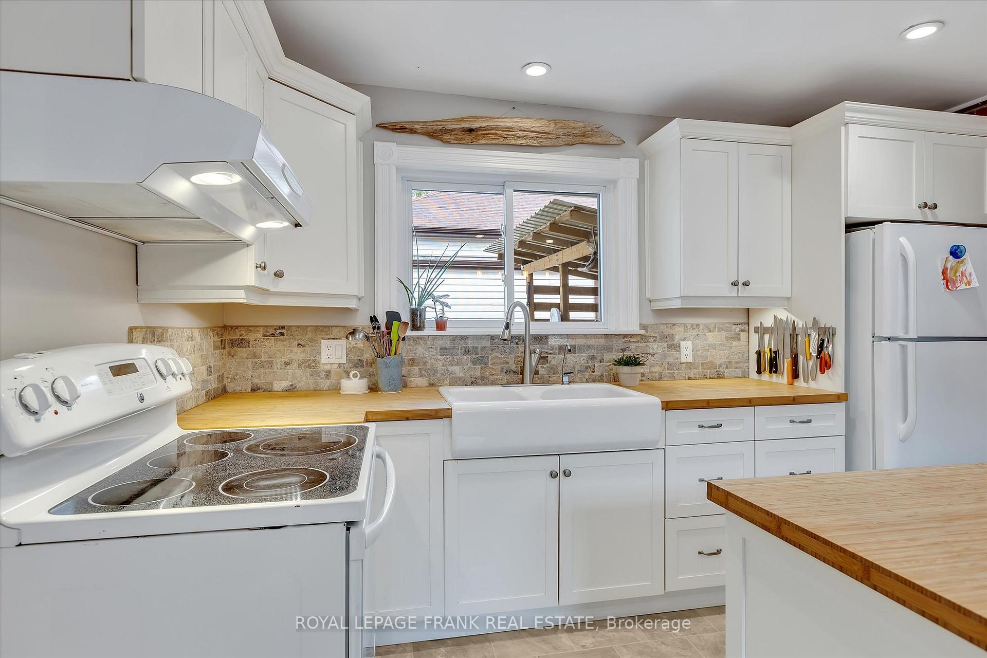 Photo 20 of 224 Munroe Avenue, Peterborough, Ashburnham Ward 4 — HOMEH
