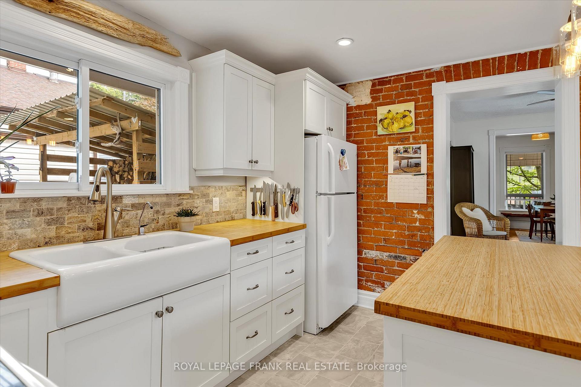 Photo 21 of 224 Munroe Avenue, Peterborough, Ashburnham Ward 4 — HOMEH