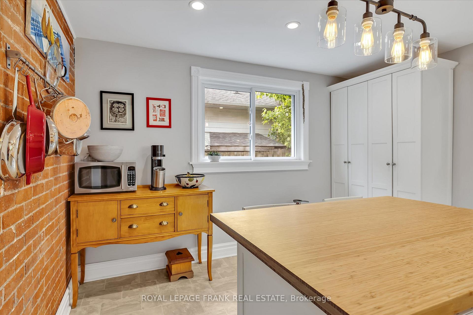 Photo 23 of 224 Munroe Avenue, Peterborough, Ashburnham Ward 4 — HOMEH