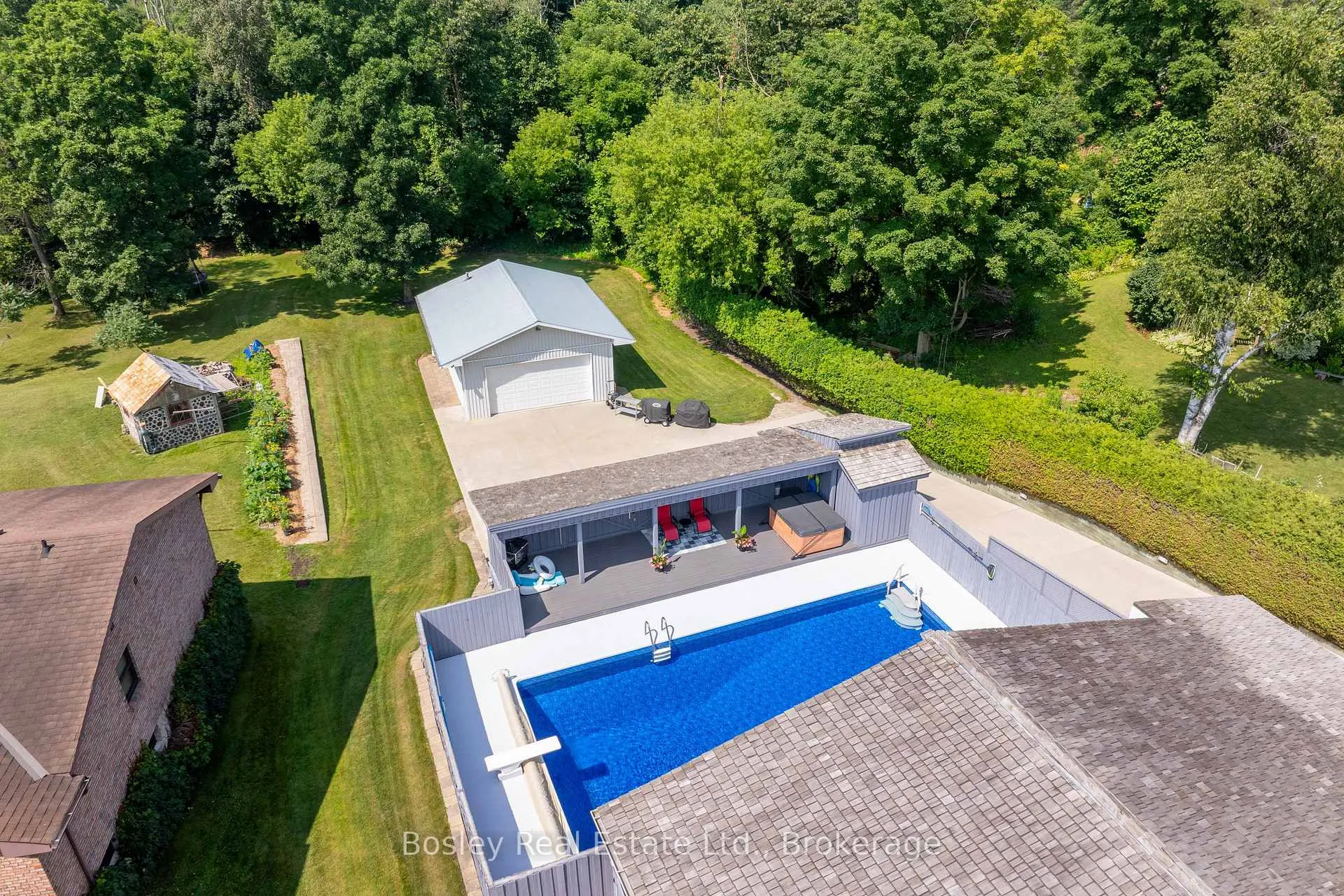 Photo 5 of 4 Colonial Drive, North Dumfries — HOMEH