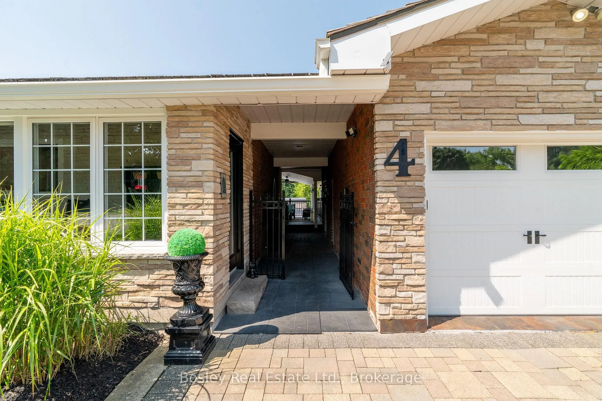 Photo 17 of 4 Colonial Drive, North Dumfries — HOMEH