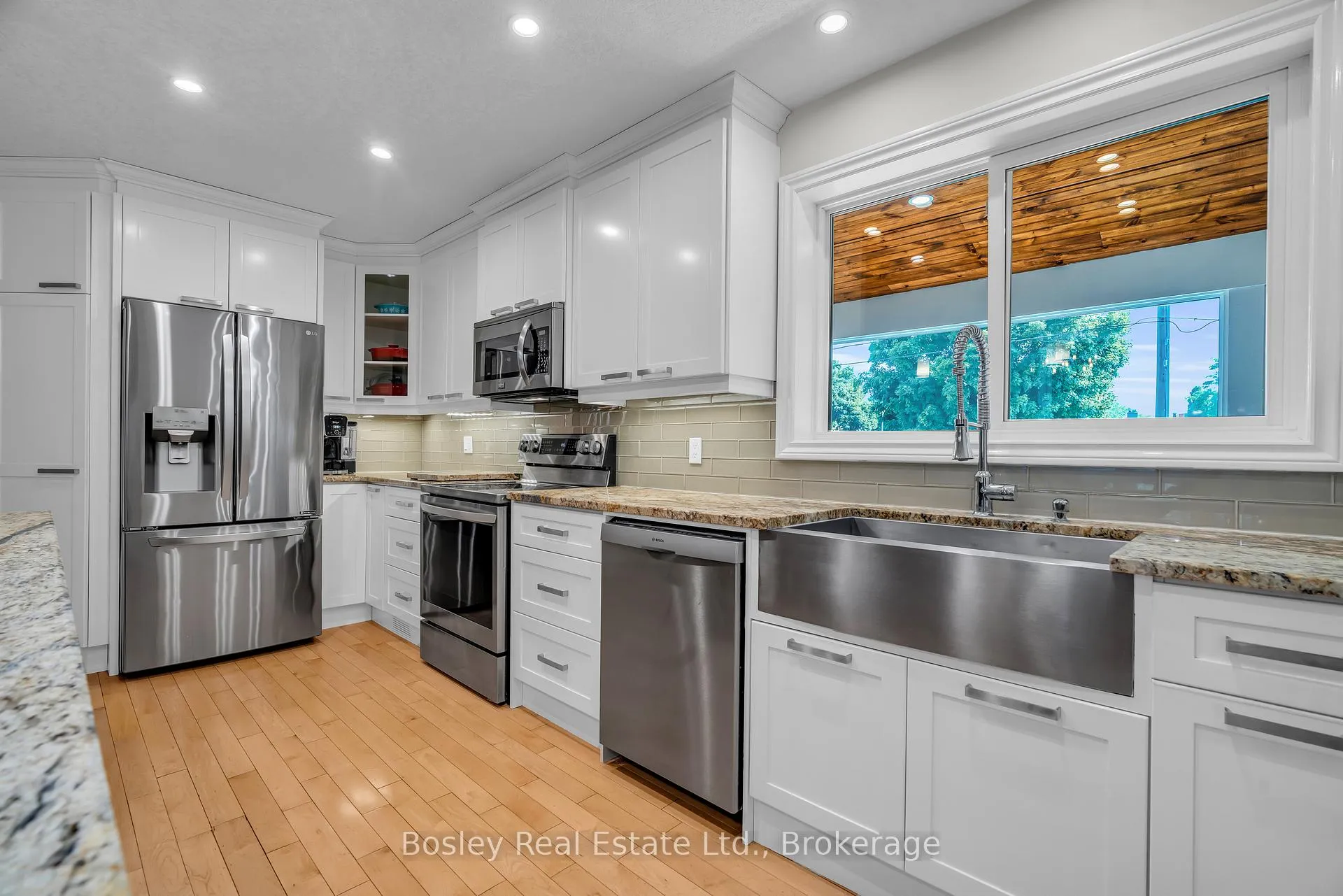 Photo 20 of 4 Colonial Drive, North Dumfries — HOMEH