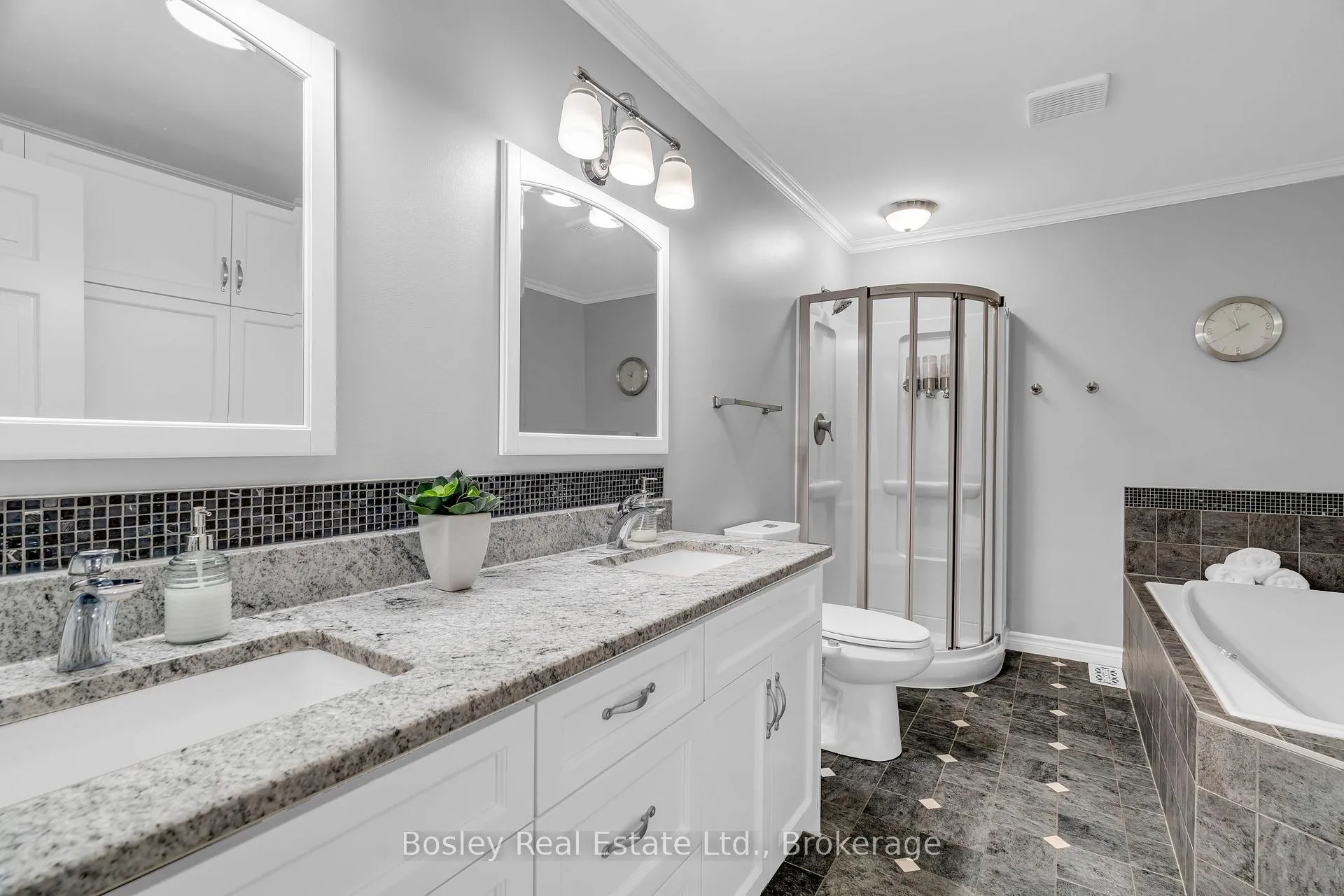 Photo 31 of 4 Colonial Drive, North Dumfries — HOMEH