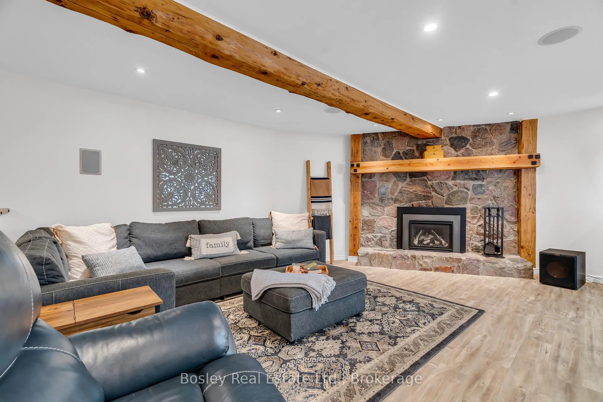 Photo 33 of 4 Colonial Drive, North Dumfries — HOMEH