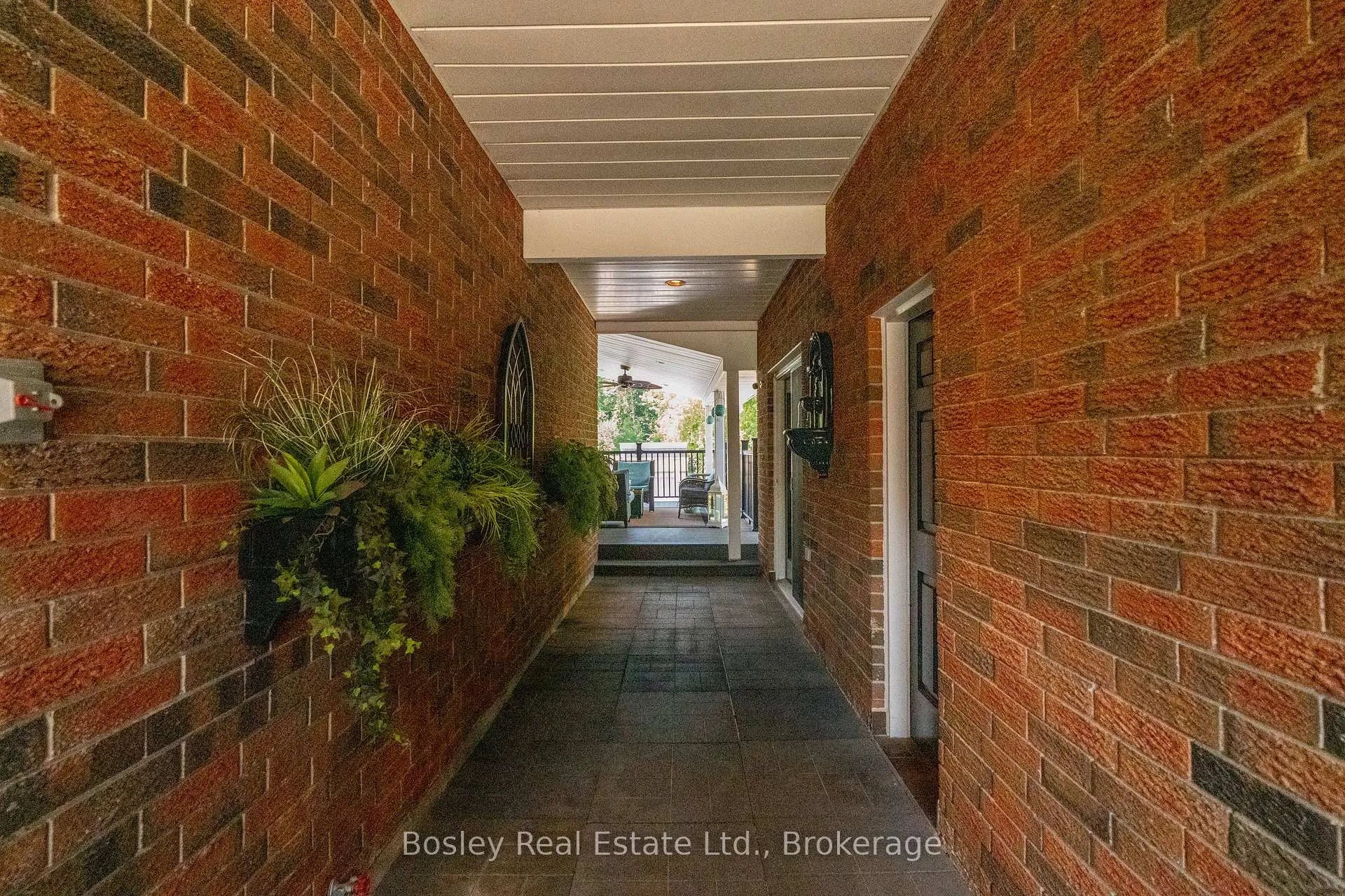 Photo 40 of 4 Colonial Drive, North Dumfries — HOMEH
