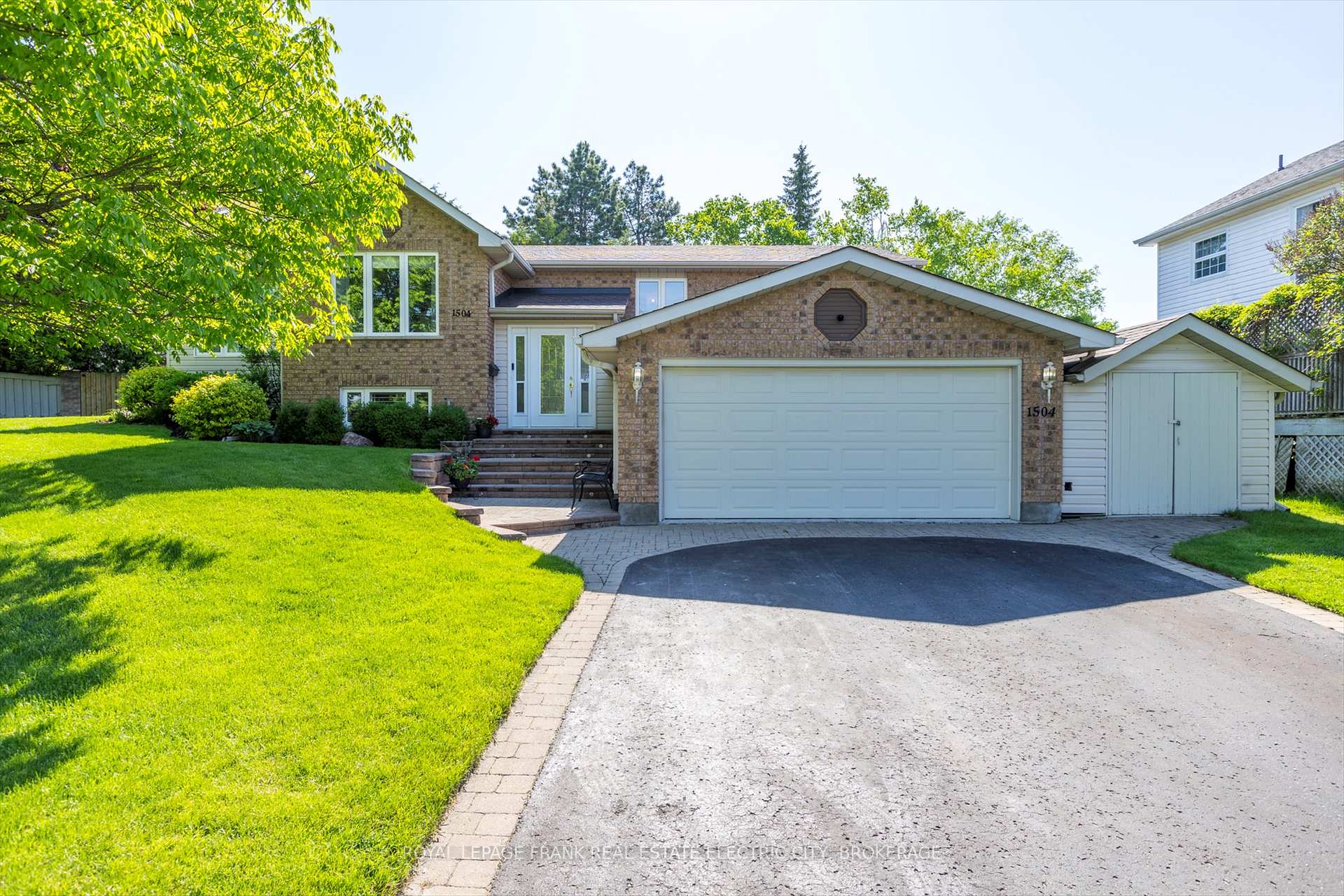 Front of 1504 Hetherington Drive