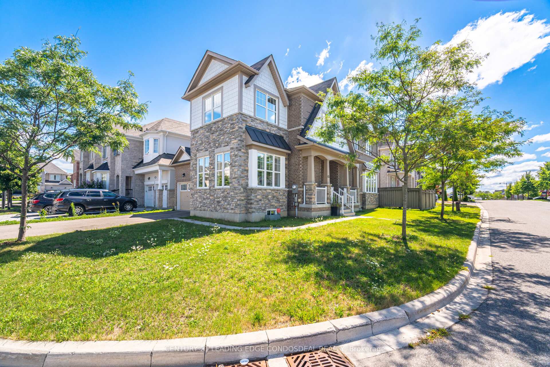Photo 1 of 65 Novan Crescent, Aurora, Rural Aurora — HOMEH