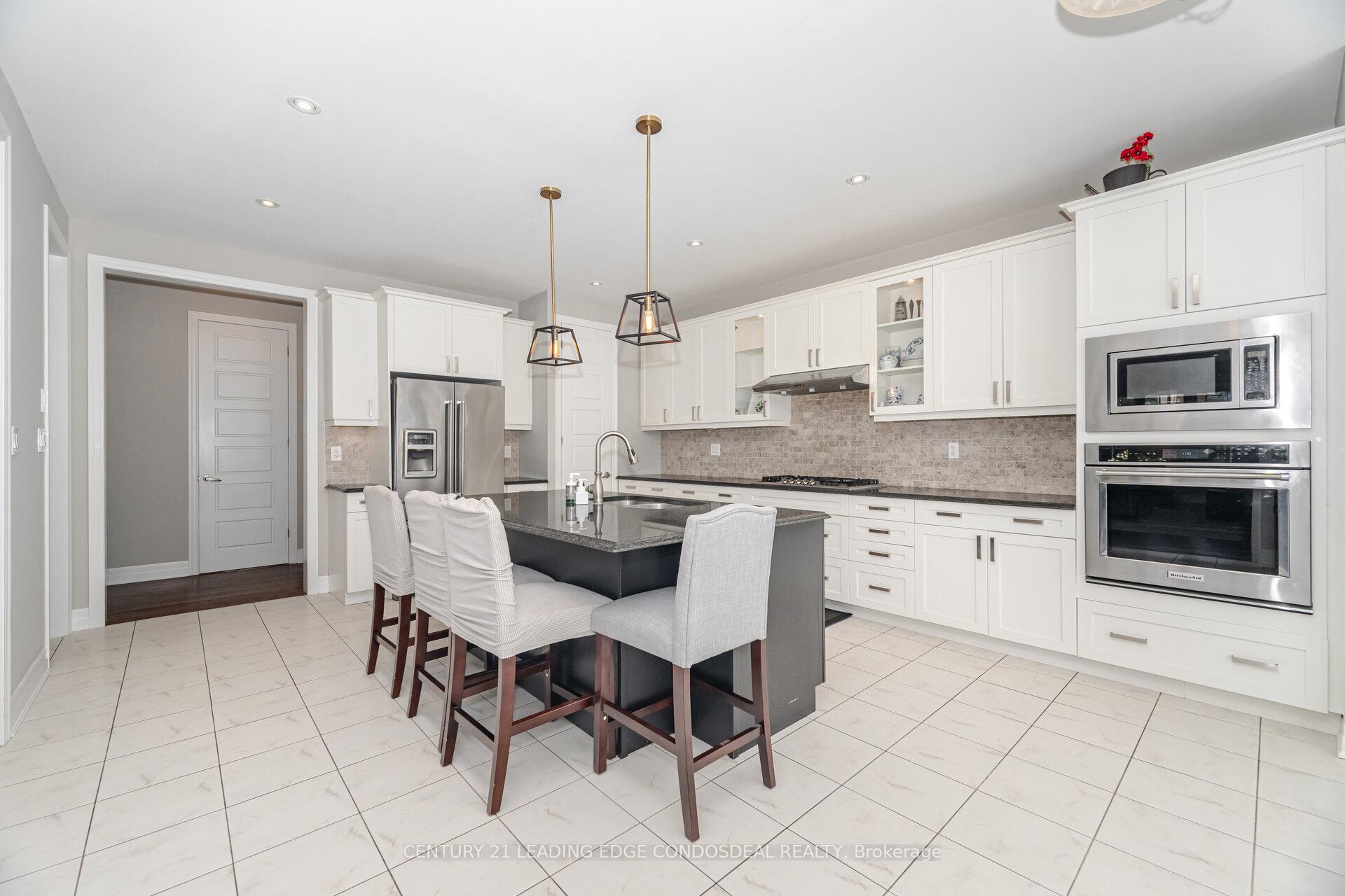 Photo 13 of 65 Novan Crescent, Aurora, Rural Aurora — HOMEH
