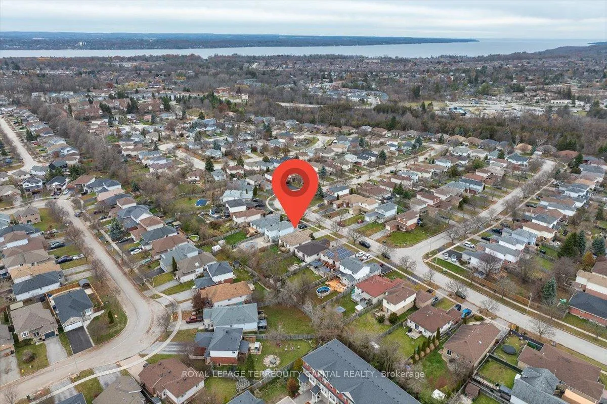 Photo 4 of 44 Ward Drive, Barrie, Painswick North — HOMEH