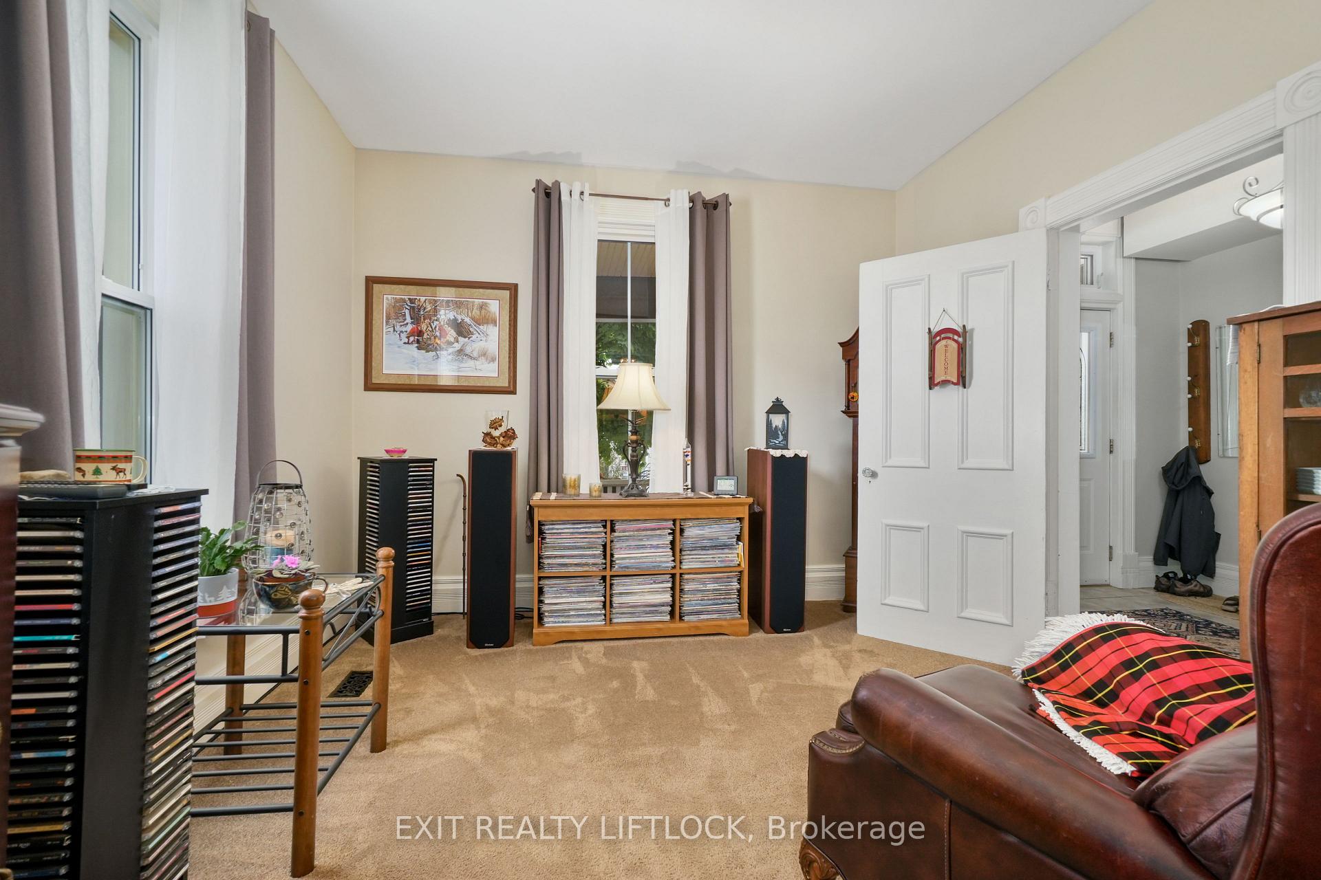 Photo 10 of 218 Lee Street, Peterborough, Northcrest Ward 5 — HOMEH