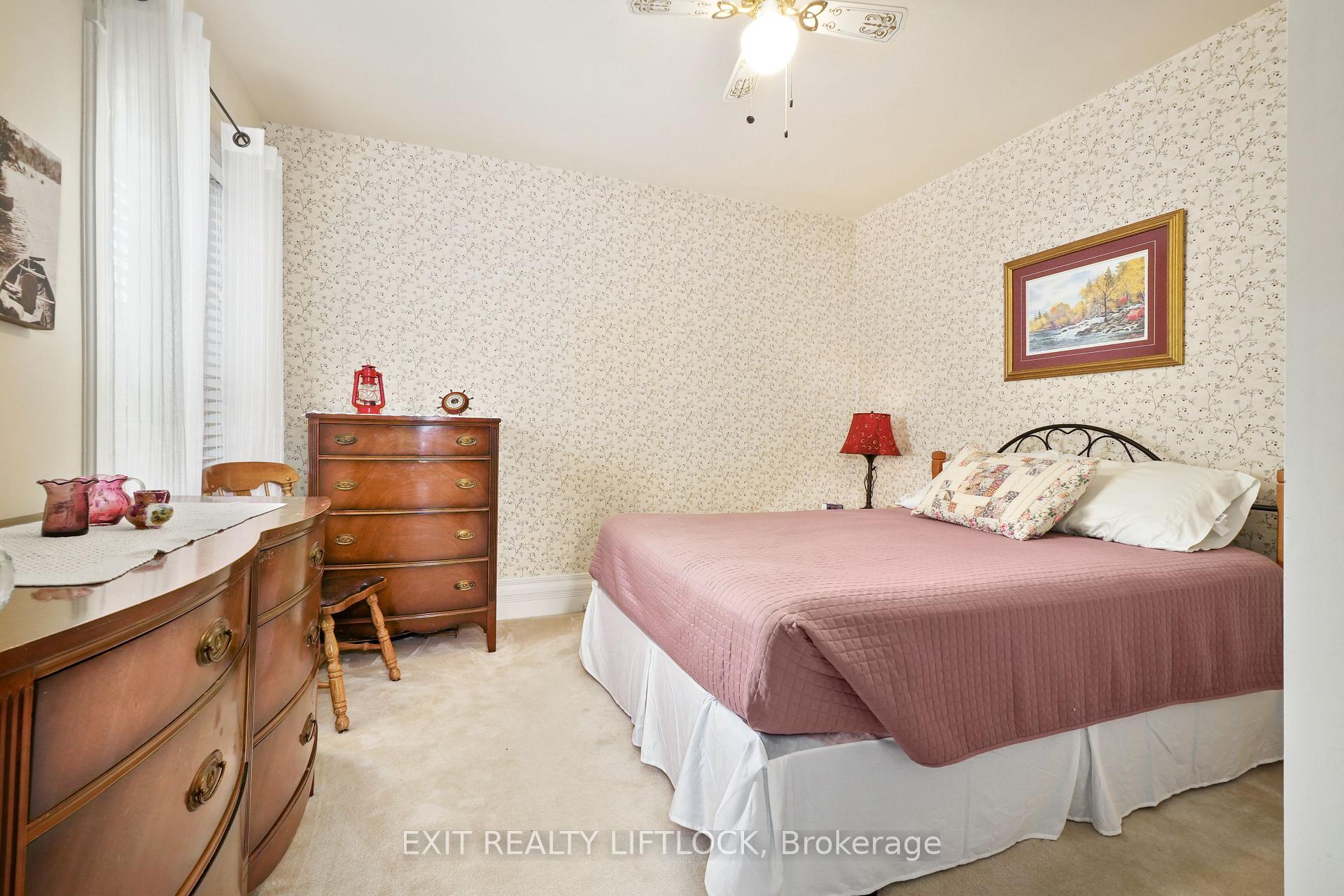 Photo 21 of 218 Lee Street, Peterborough, Northcrest Ward 5 — HOMEH