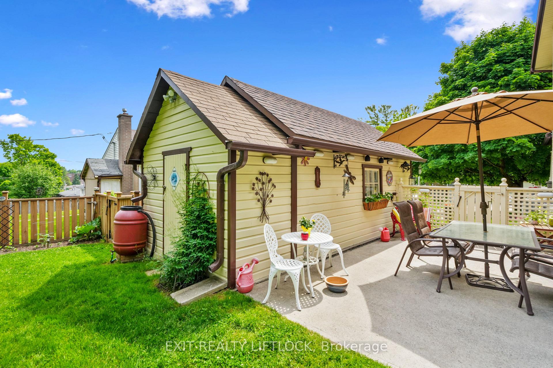 Photo 35 of 218 Lee Street, Peterborough, Northcrest Ward 5 — HOMEH