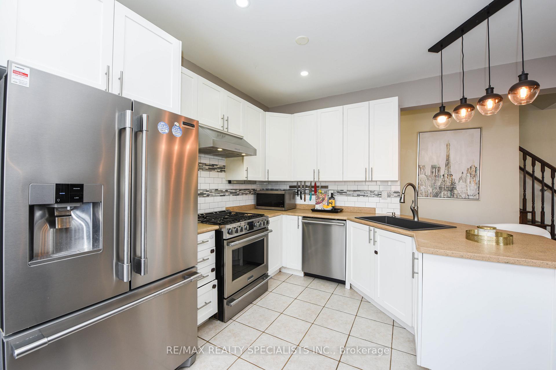 Photo 8 of 463 Dymott Avenue, Milton, Harrison — HOMEH