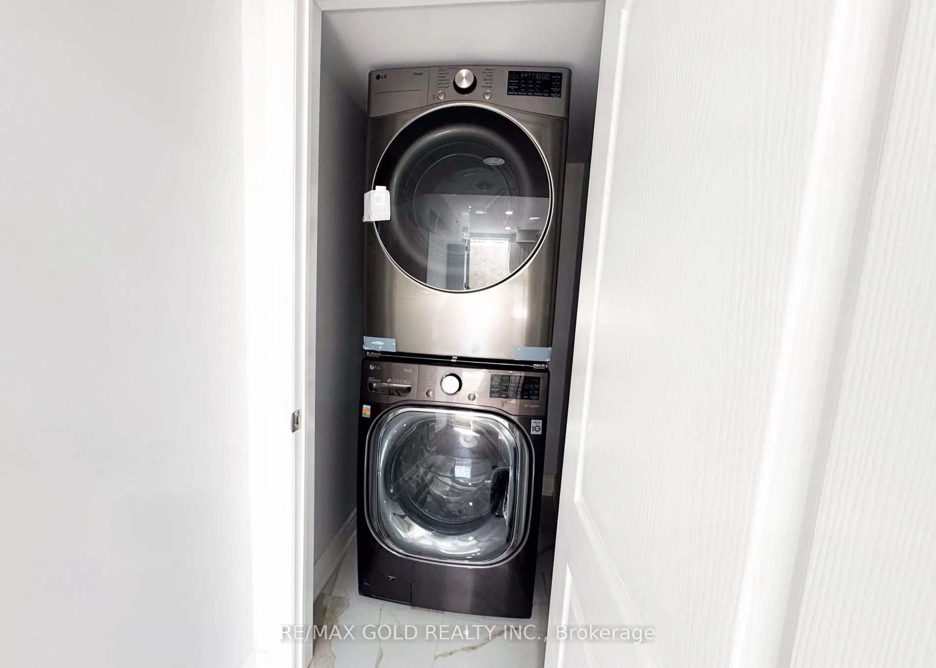 Photo 10 of Unit Basement, 9 Hybrid Street, Brampton, Northwest Sandalwood Parkway — HOMEH