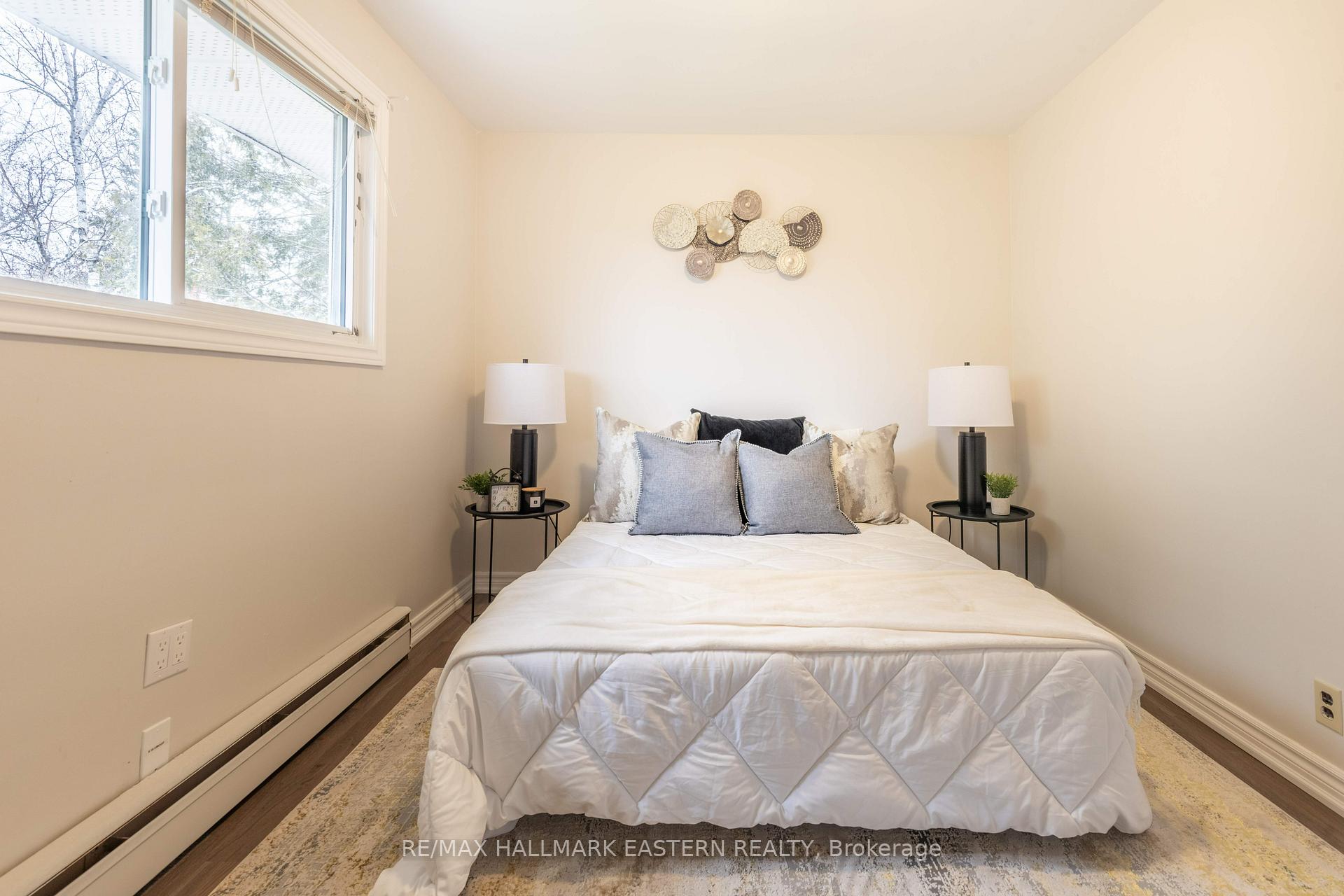 Photo 21 of 204 Hillview Drive, Peterborough, Northcrest Ward 5 — HOMEH
