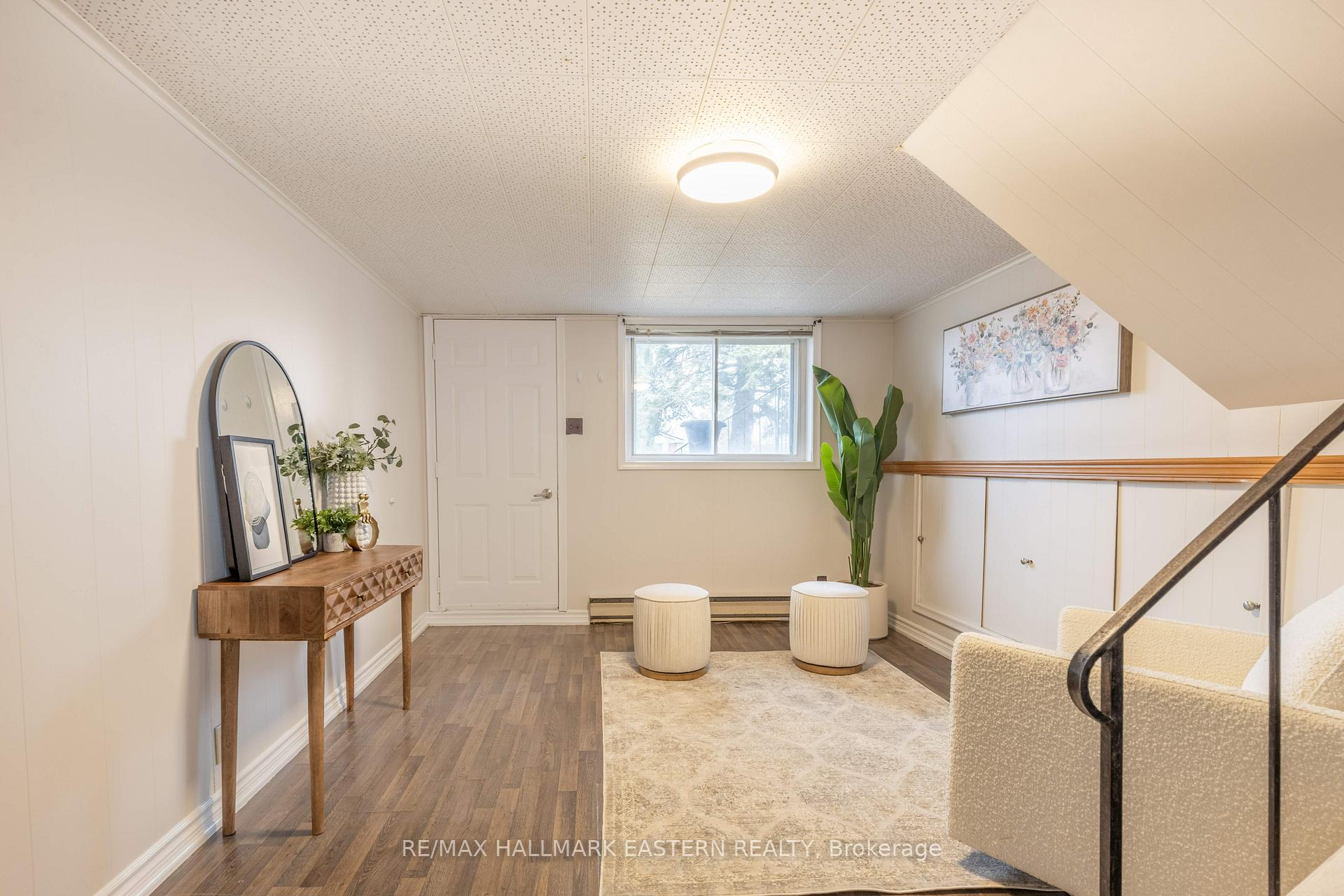 Photo 23 of 204 Hillview Drive, Peterborough, Northcrest Ward 5 — HOMEH