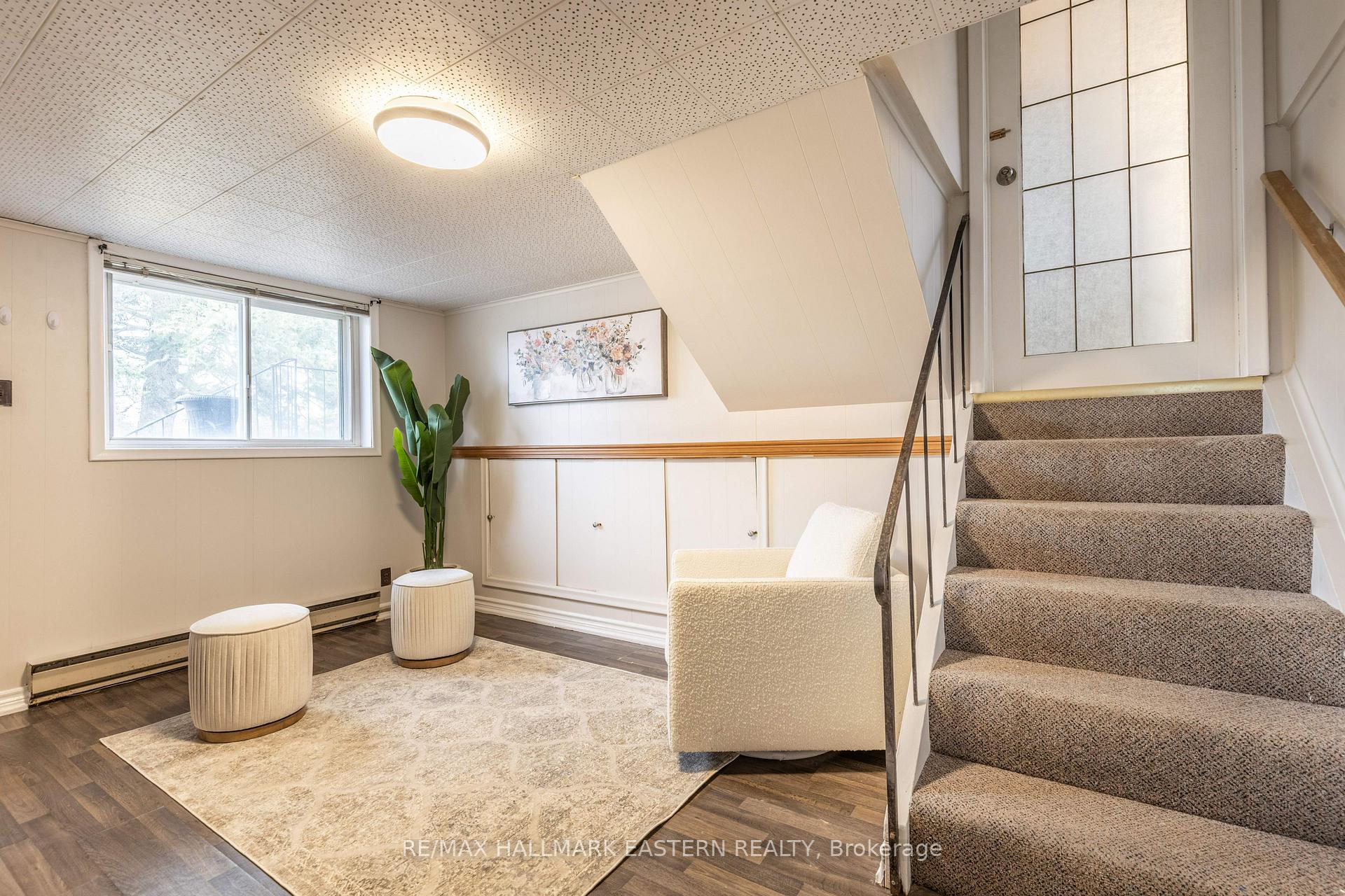 Photo 24 of 204 Hillview Drive, Peterborough, Northcrest Ward 5 — HOMEH