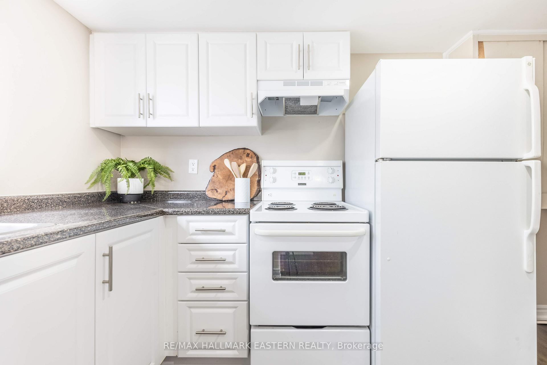 Photo 27 of 204 Hillview Drive, Peterborough, Northcrest Ward 5 — HOMEH