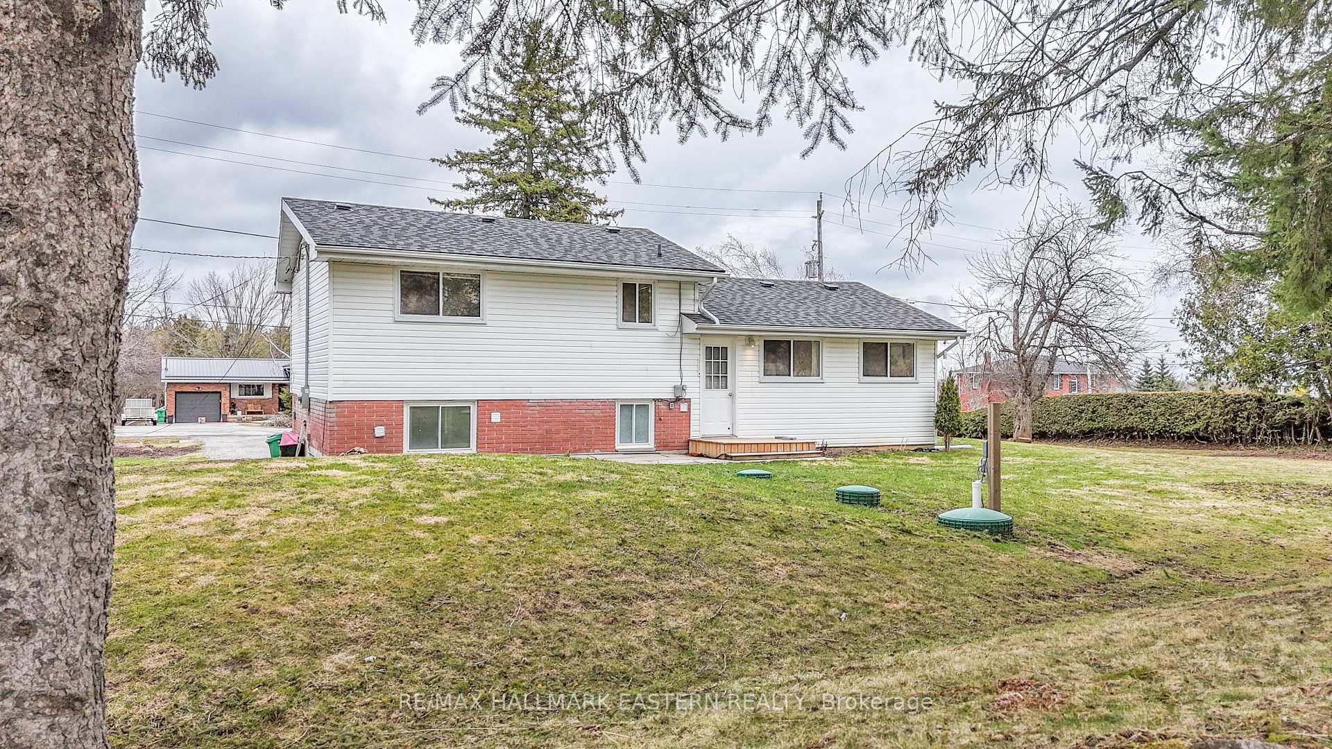 Photo 32 of 204 Hillview Drive, Peterborough, Northcrest Ward 5 — HOMEH