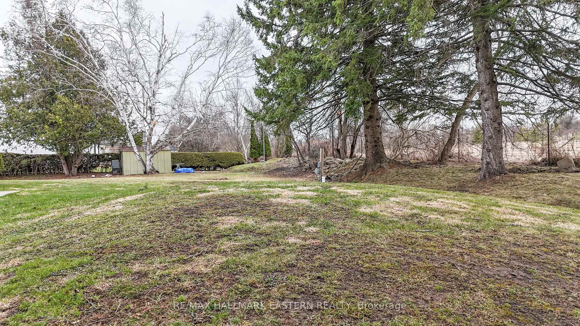 Photo 34 of 204 Hillview Drive, Peterborough, Northcrest Ward 5 — HOMEH