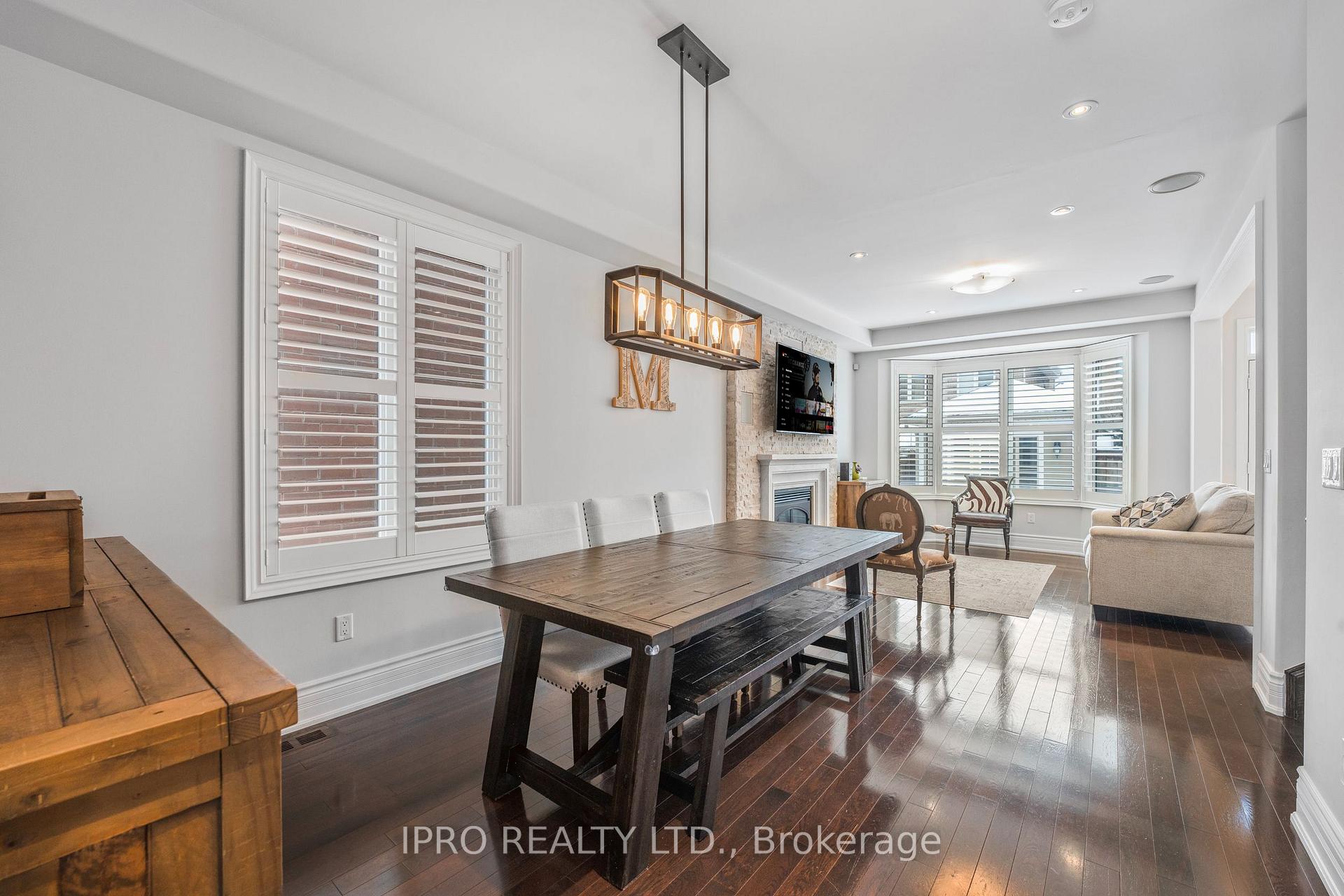 Photo 5 of 315 Malboeuf Court, Milton, Scott — HOMEH