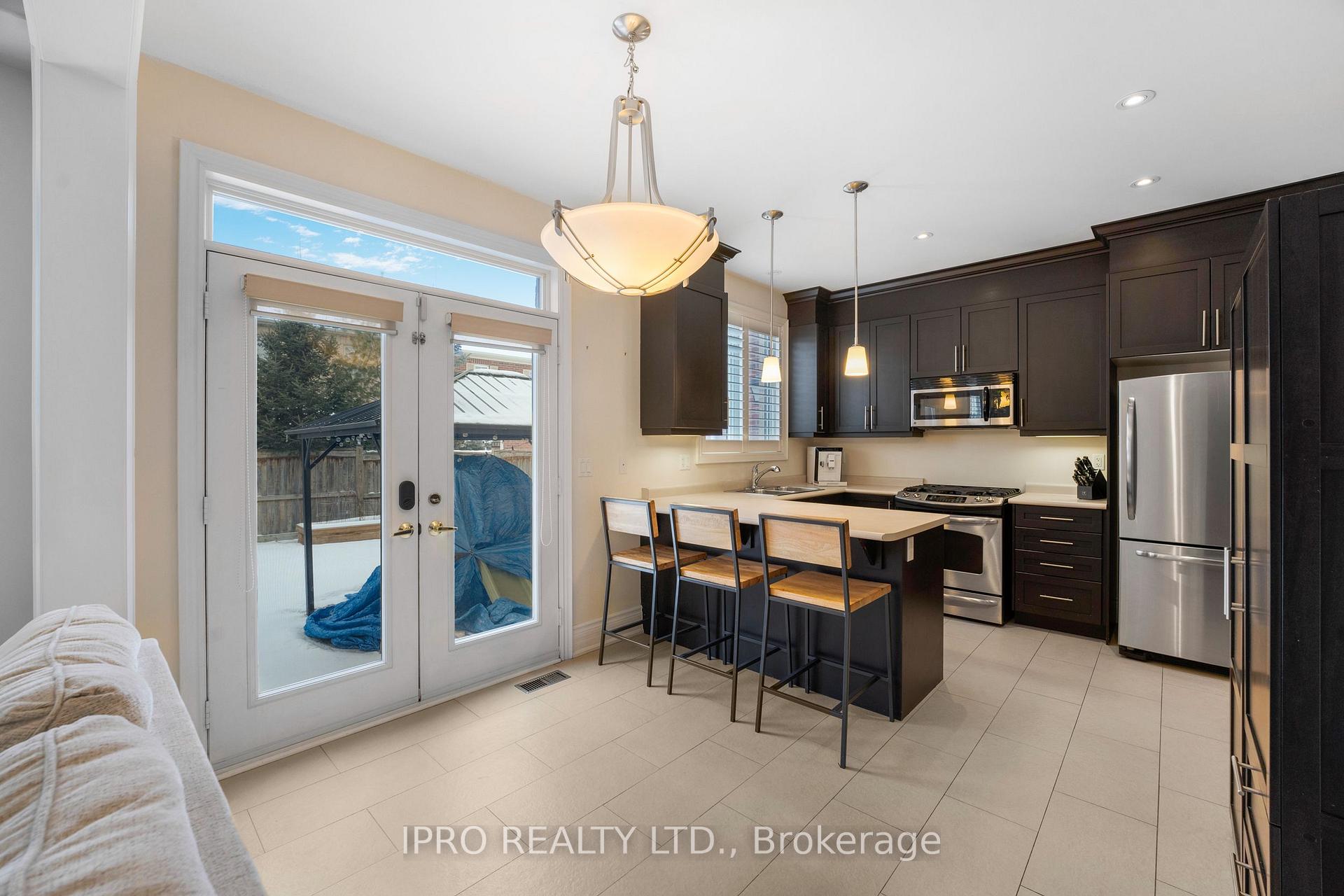 Photo 12 of 315 Malboeuf Court, Milton, Scott — HOMEH