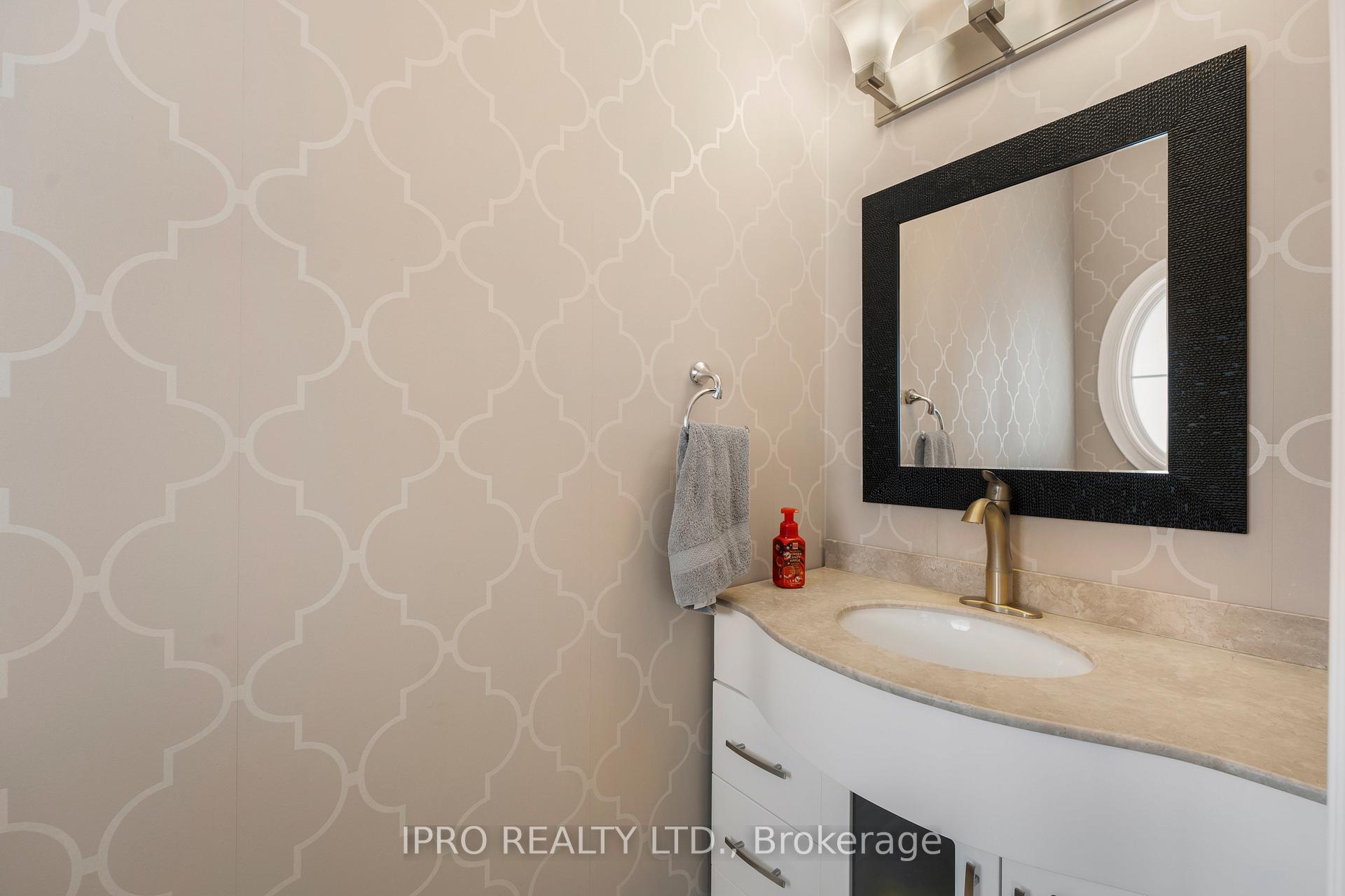 Photo 17 of 315 Malboeuf Court, Milton, Scott — HOMEH