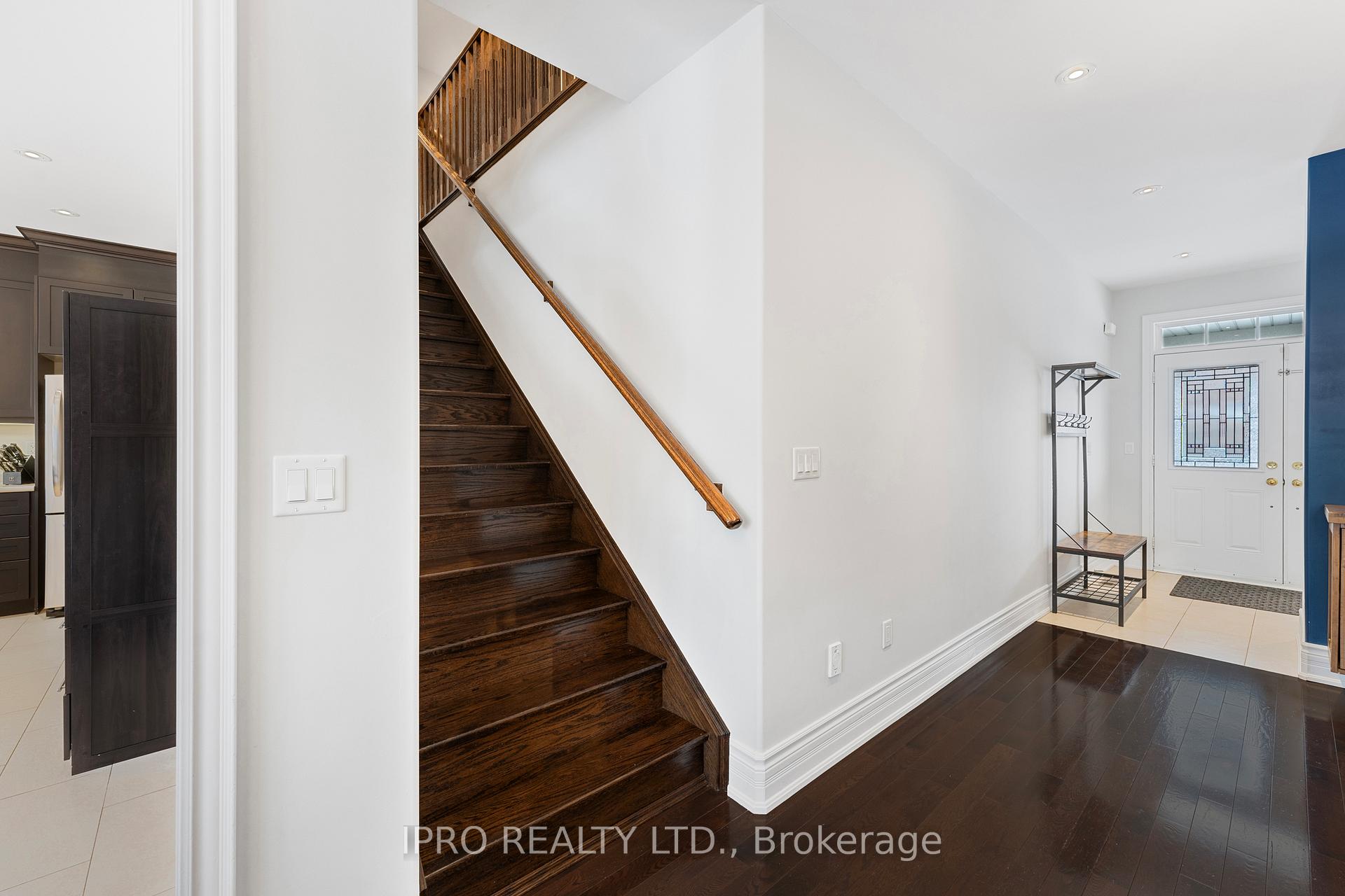 Photo 18 of 315 Malboeuf Court, Milton, Scott — HOMEH