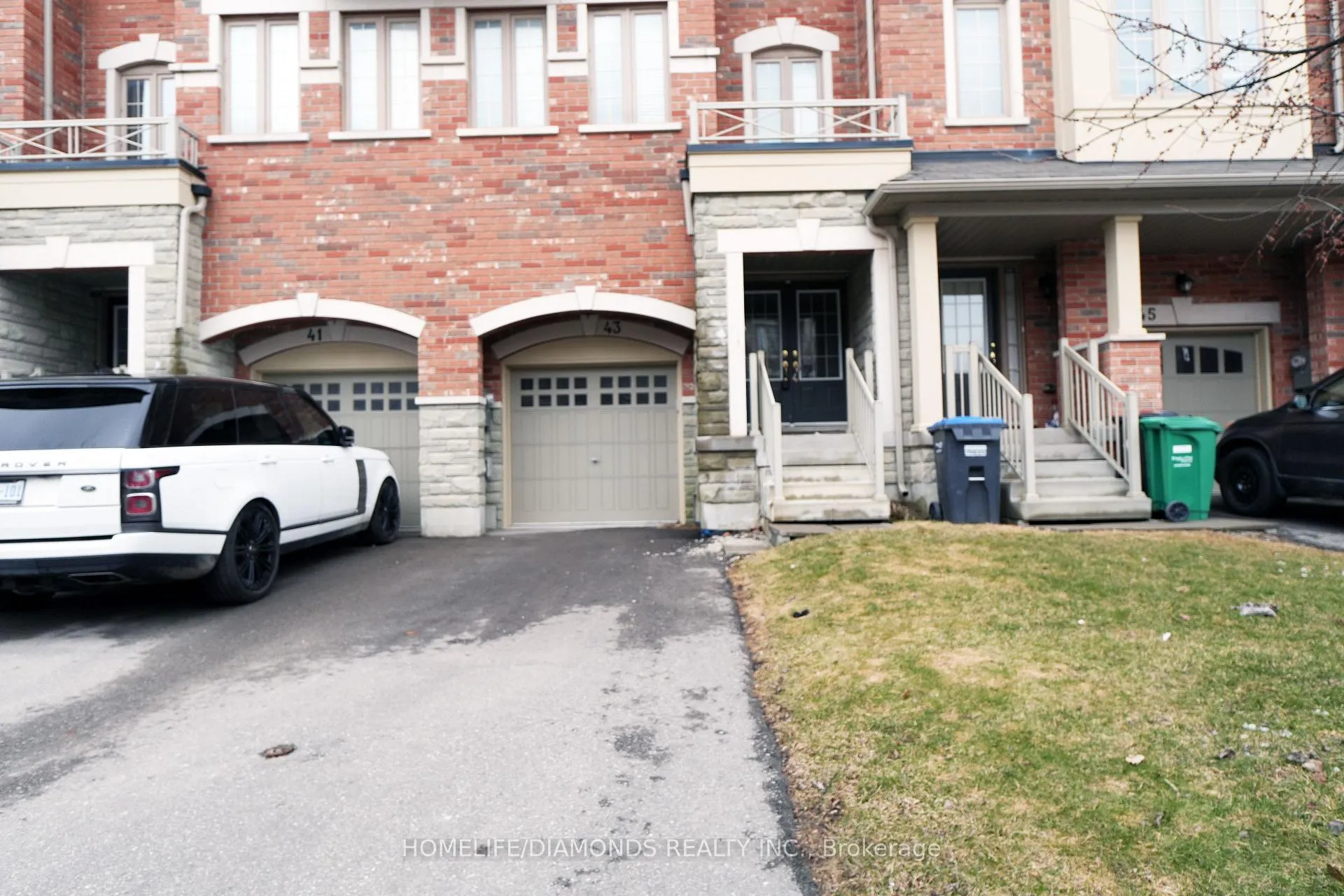 Photo 4 of 43 Sprucewood Road, Brampton, Heart Lake — HOMEH