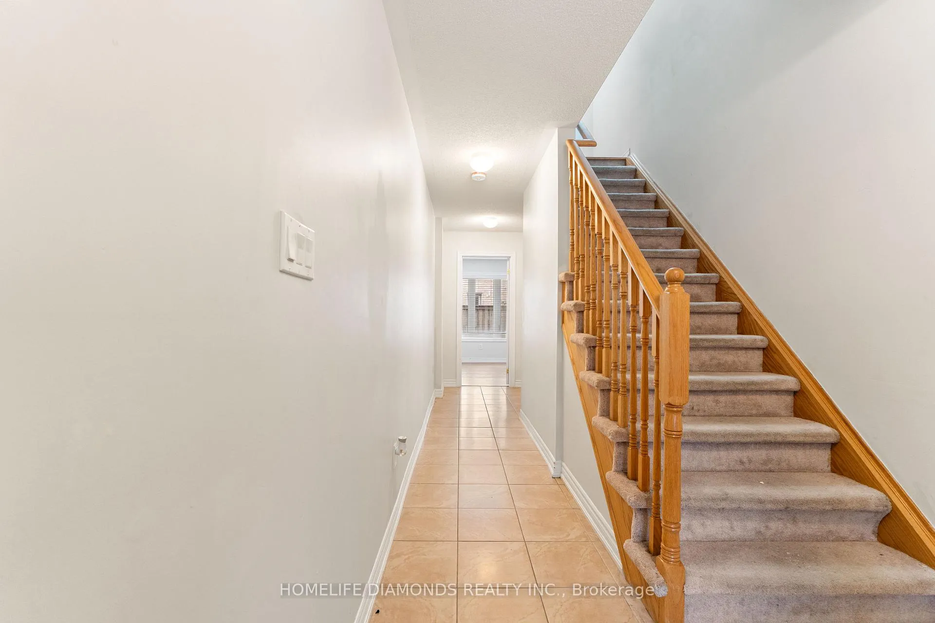 Photo 5 of 43 Sprucewood Road, Brampton, Heart Lake — HOMEH