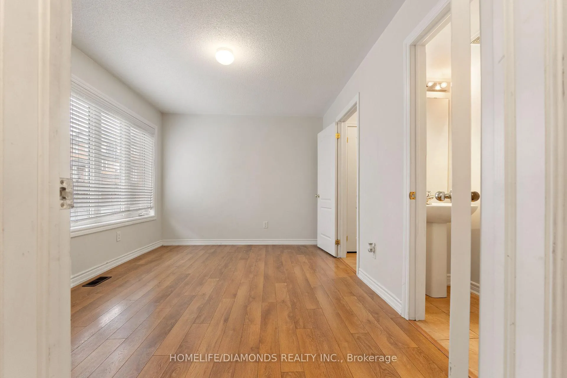 Photo 8 of 43 Sprucewood Road, Brampton, Heart Lake — HOMEH