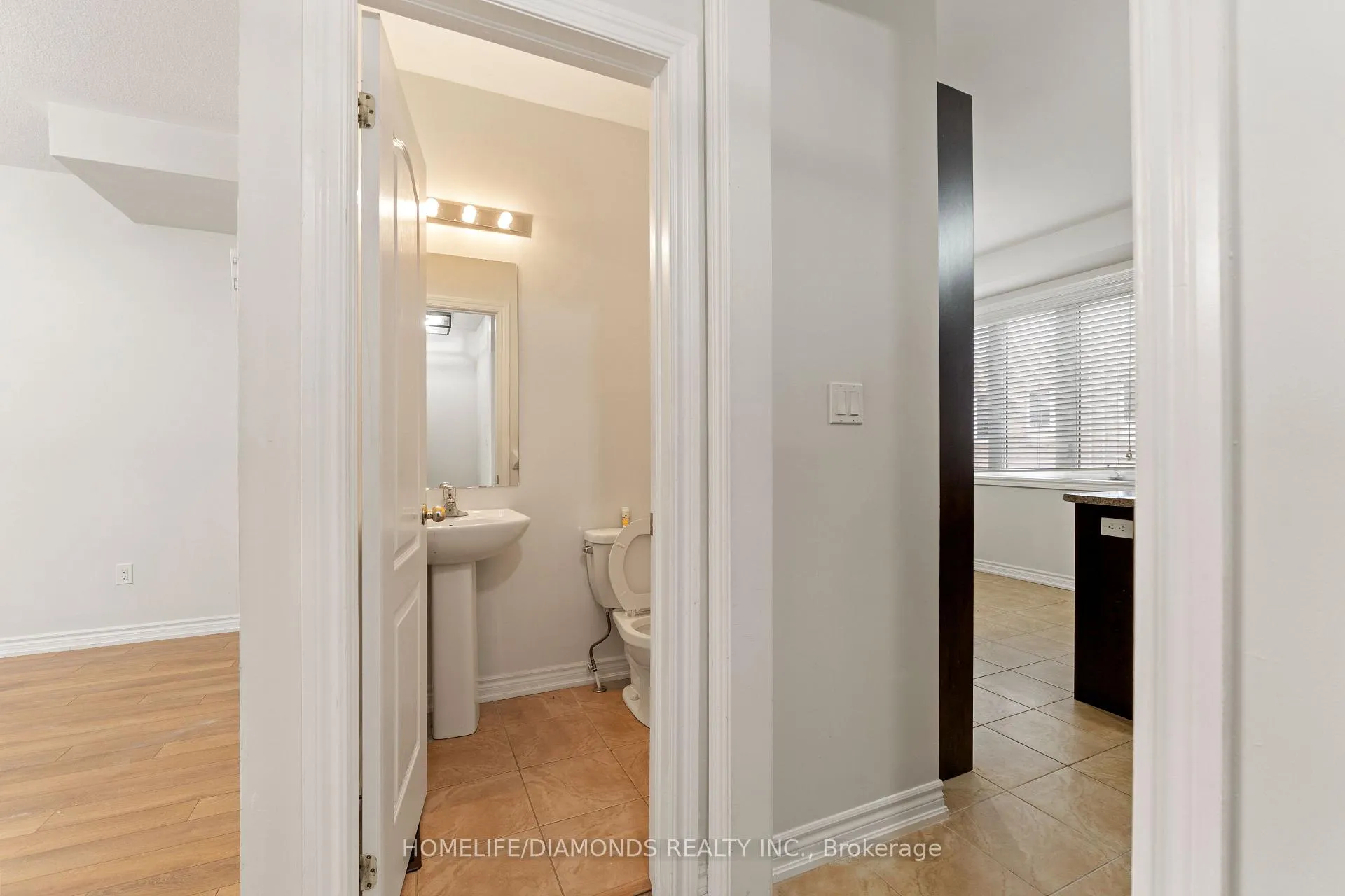 Photo 9 of 43 Sprucewood Road, Brampton, Heart Lake — HOMEH