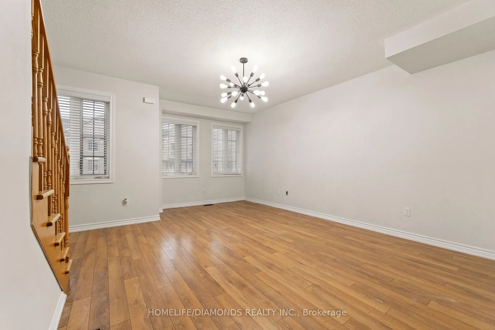 Photo 10 of 43 Sprucewood Road, Brampton, Heart Lake — HOMEH