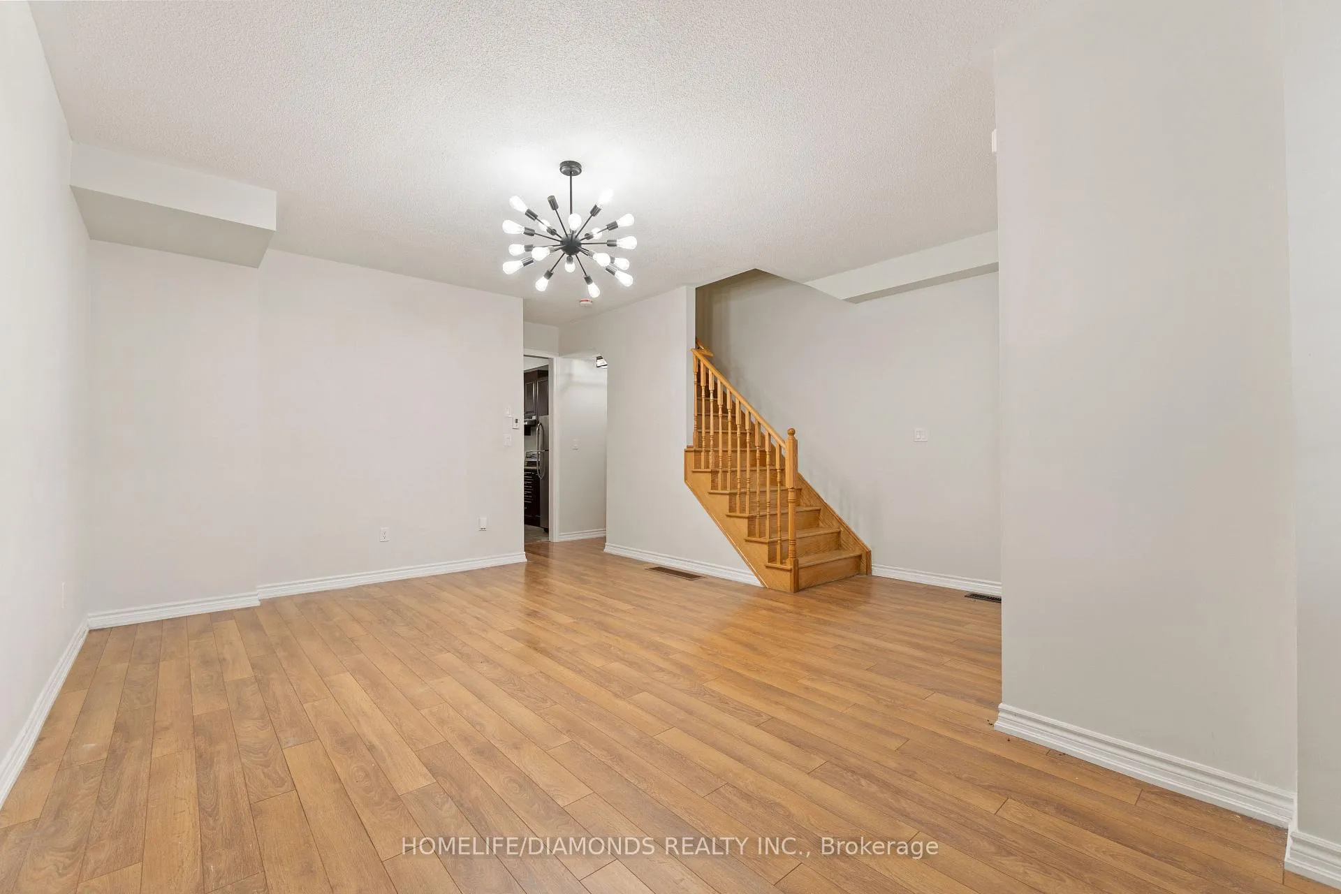 Photo 11 of 43 Sprucewood Road, Brampton, Heart Lake — HOMEH