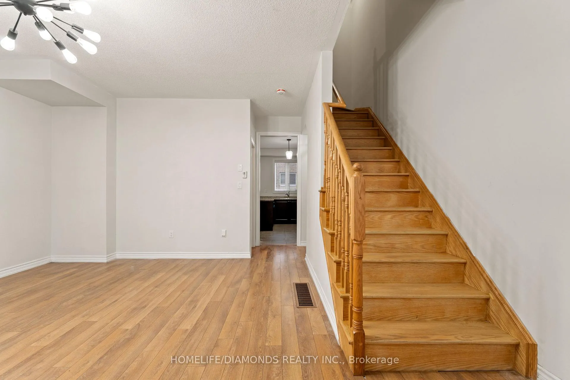 Photo 12 of 43 Sprucewood Road, Brampton, Heart Lake — HOMEH