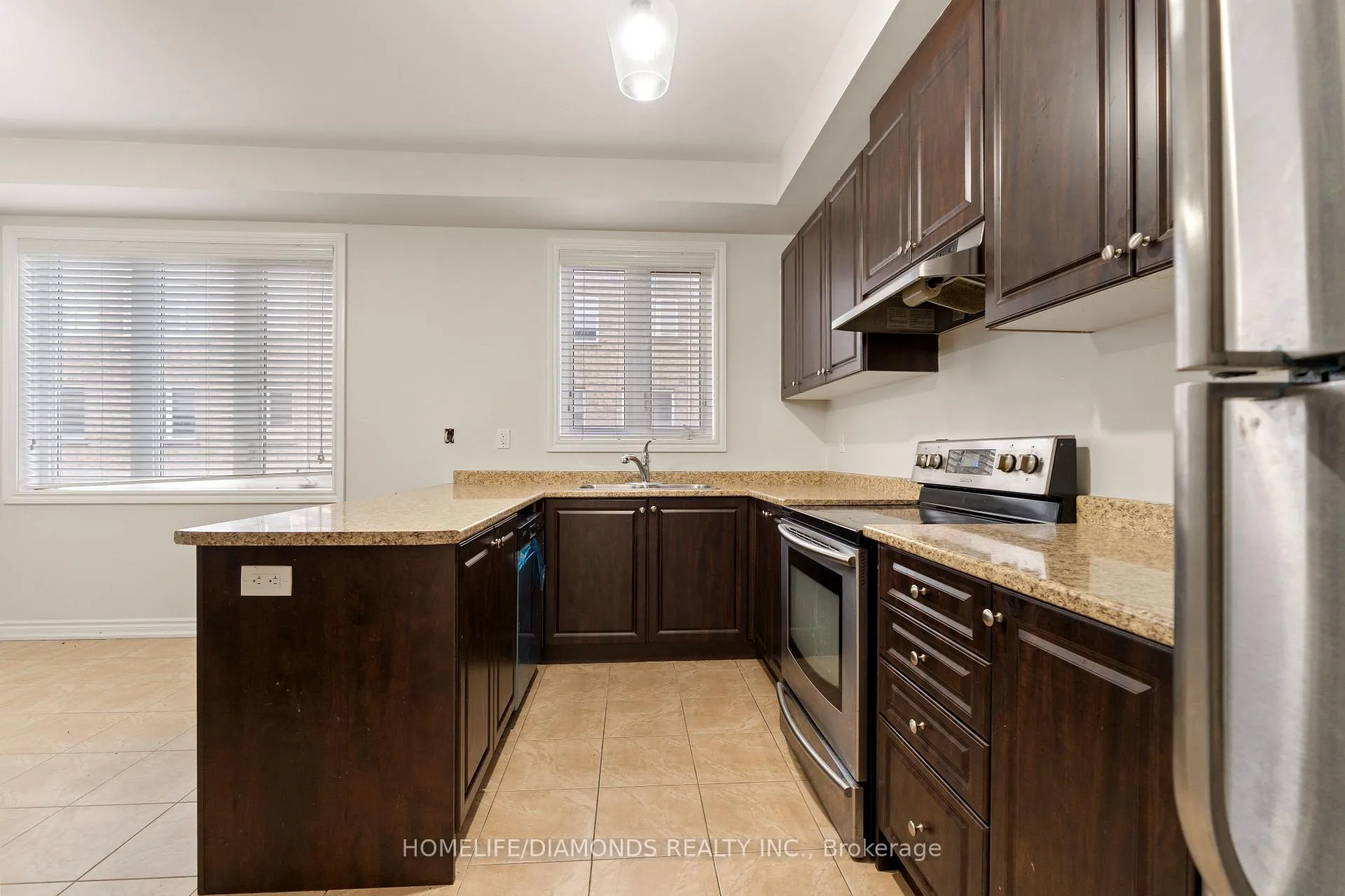 Photo 13 of 43 Sprucewood Road, Brampton, Heart Lake — HOMEH