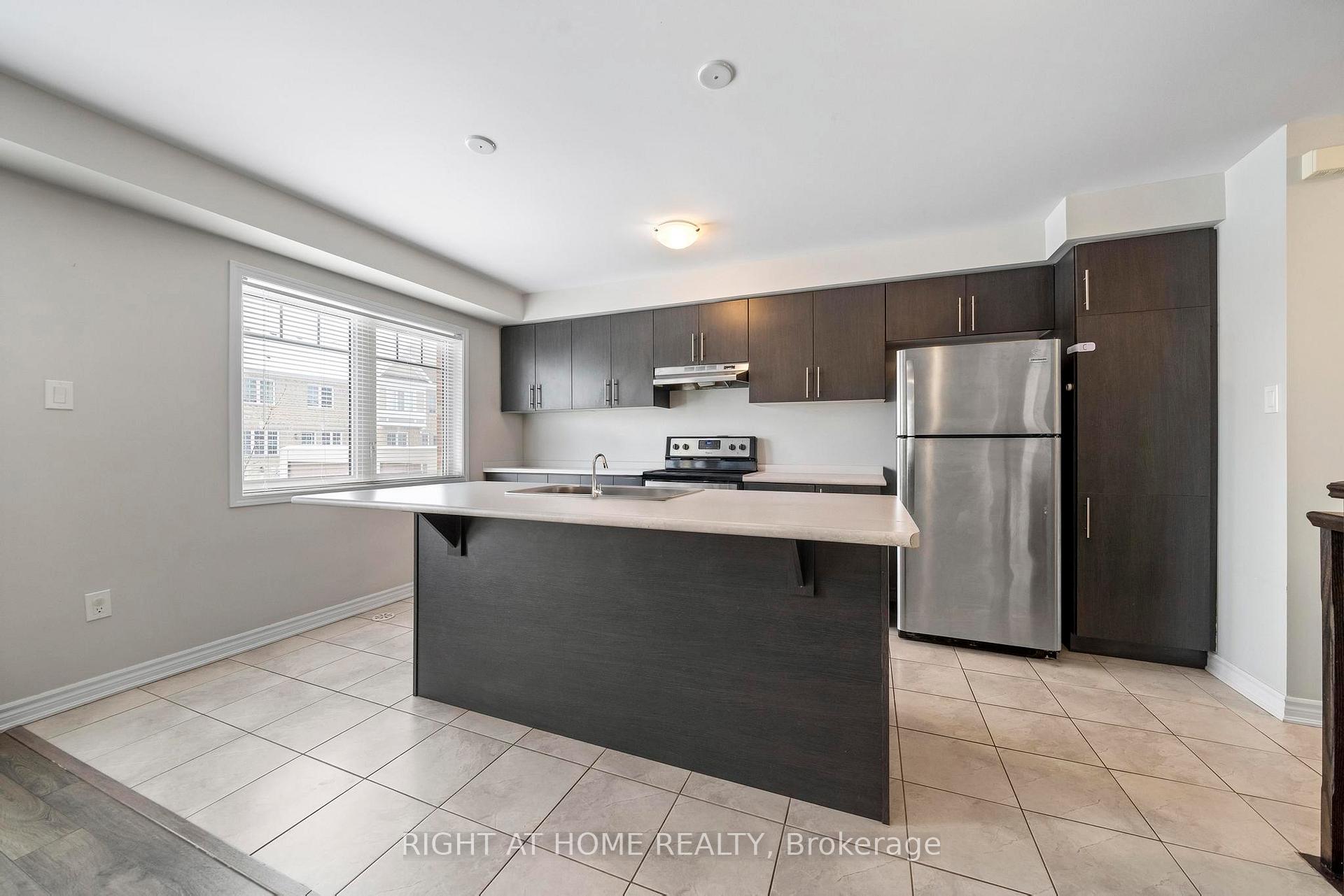 Photo 9 of 289 Casson Point, Milton, Ford — HOMEH