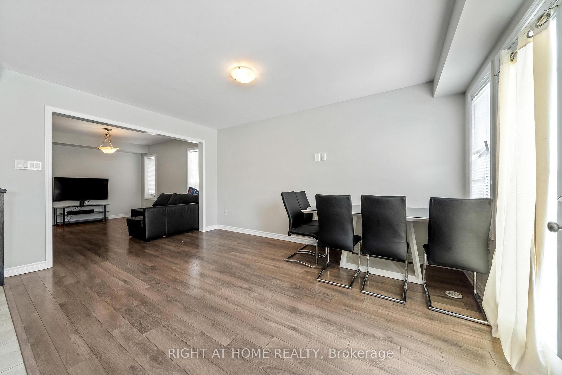 Photo 14 of 289 Casson Point, Milton, Ford — HOMEH