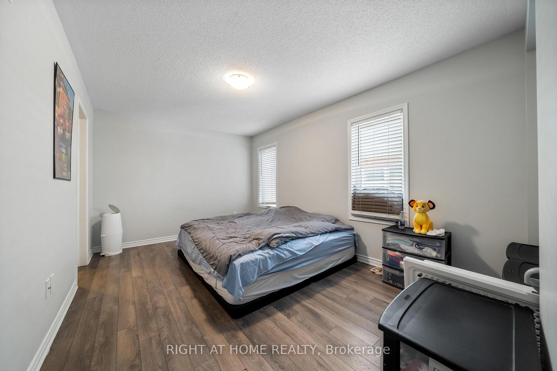 Photo 20 of 289 Casson Point, Milton, Ford — HOMEH