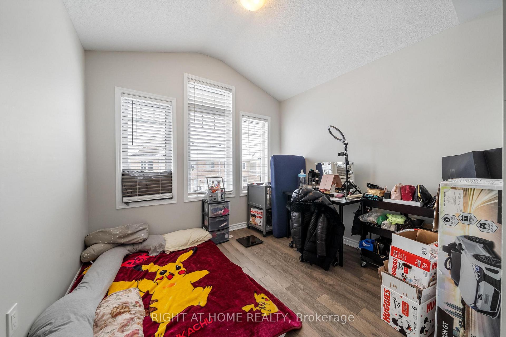 Photo 25 of 289 Casson Point, Milton, Ford — HOMEH