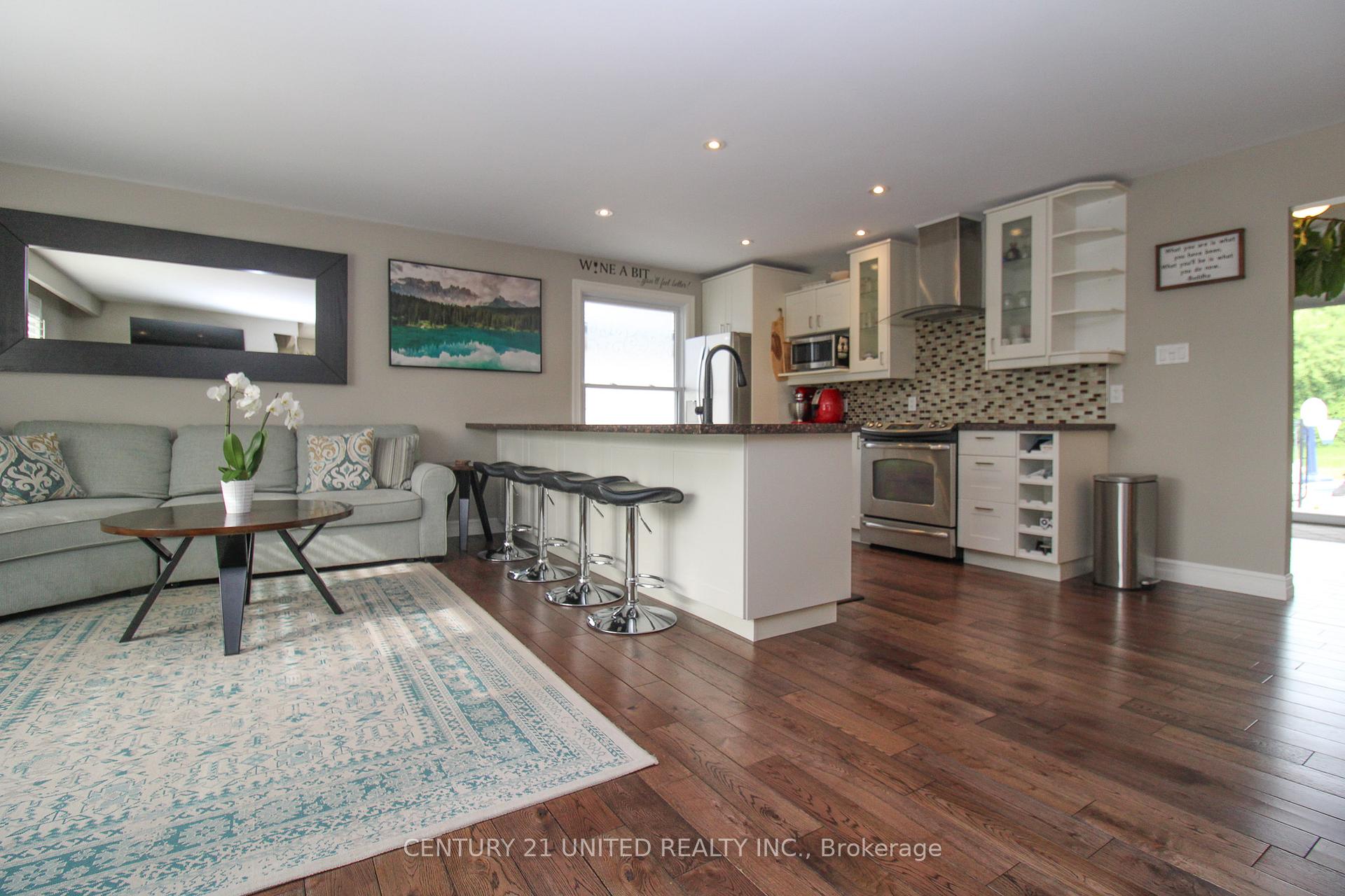 Photo 6 of 2046 Meadowview Road, Peterborough, Ashburnham Ward 4 — HOMEH