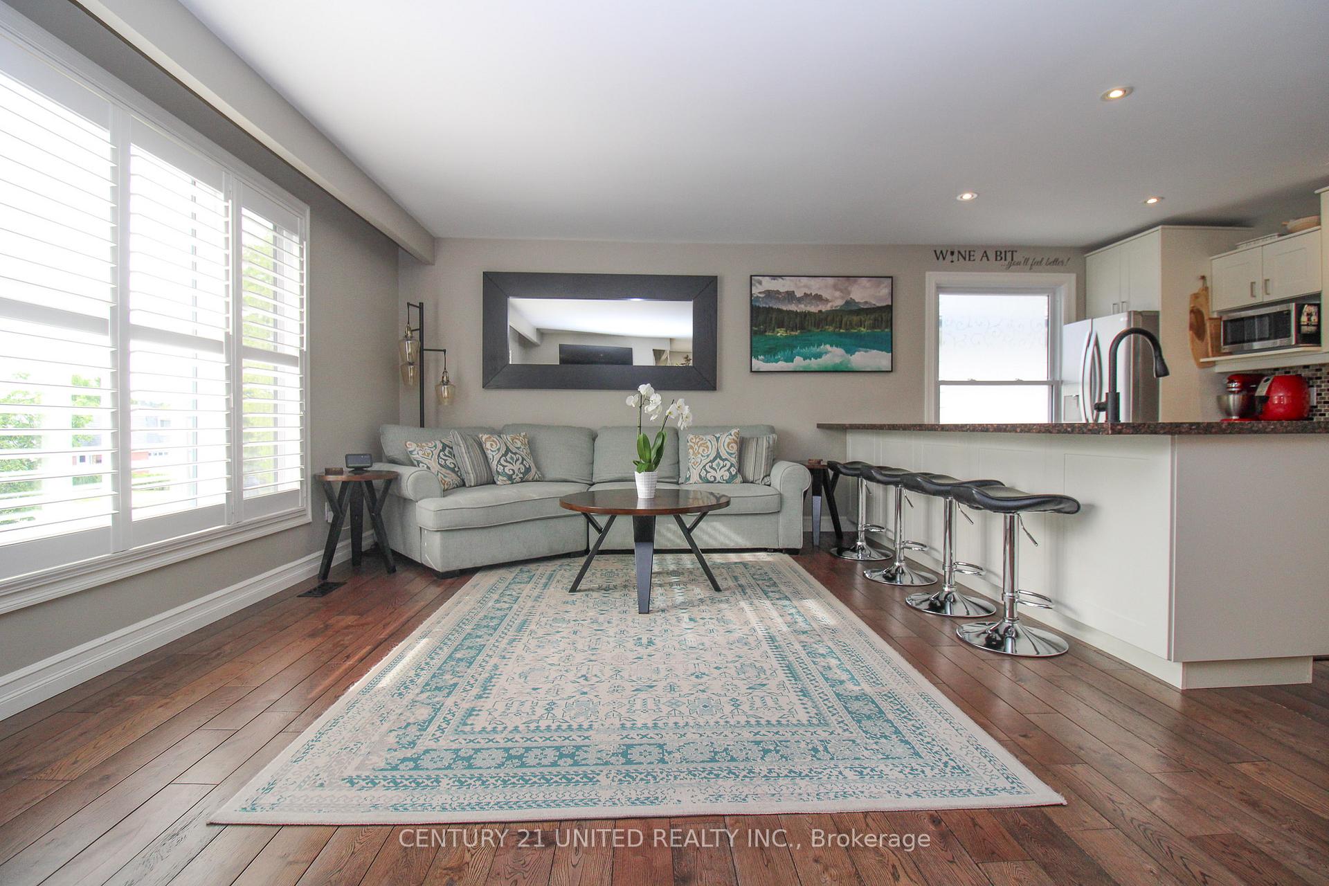 Photo 7 of 2046 Meadowview Road, Peterborough, Ashburnham Ward 4 — HOMEH