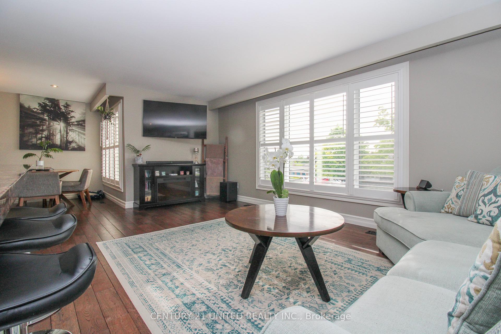 Photo 8 of 2046 Meadowview Road, Peterborough, Ashburnham Ward 4 — HOMEH